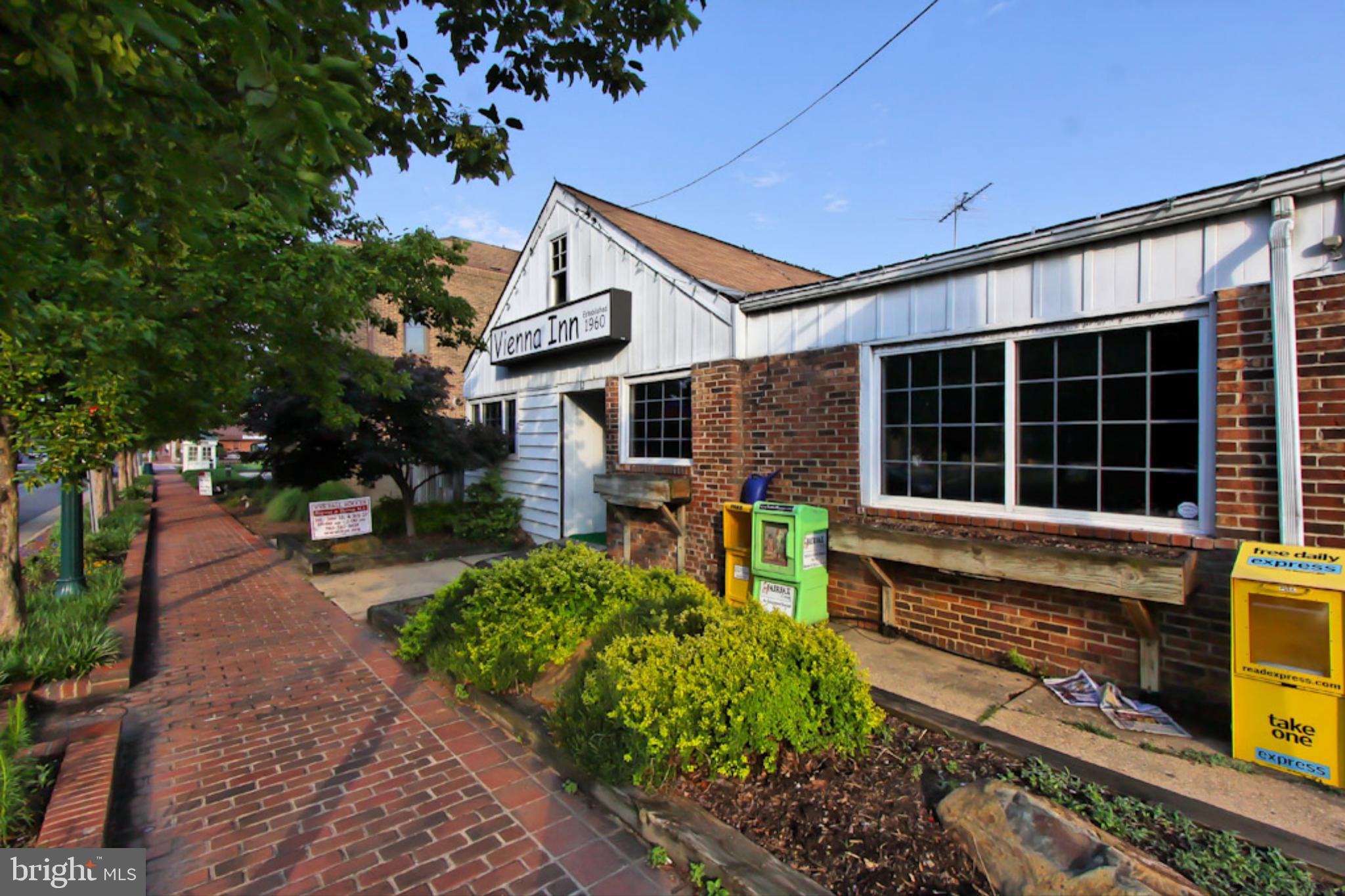 VIENNA WOODS - Residential