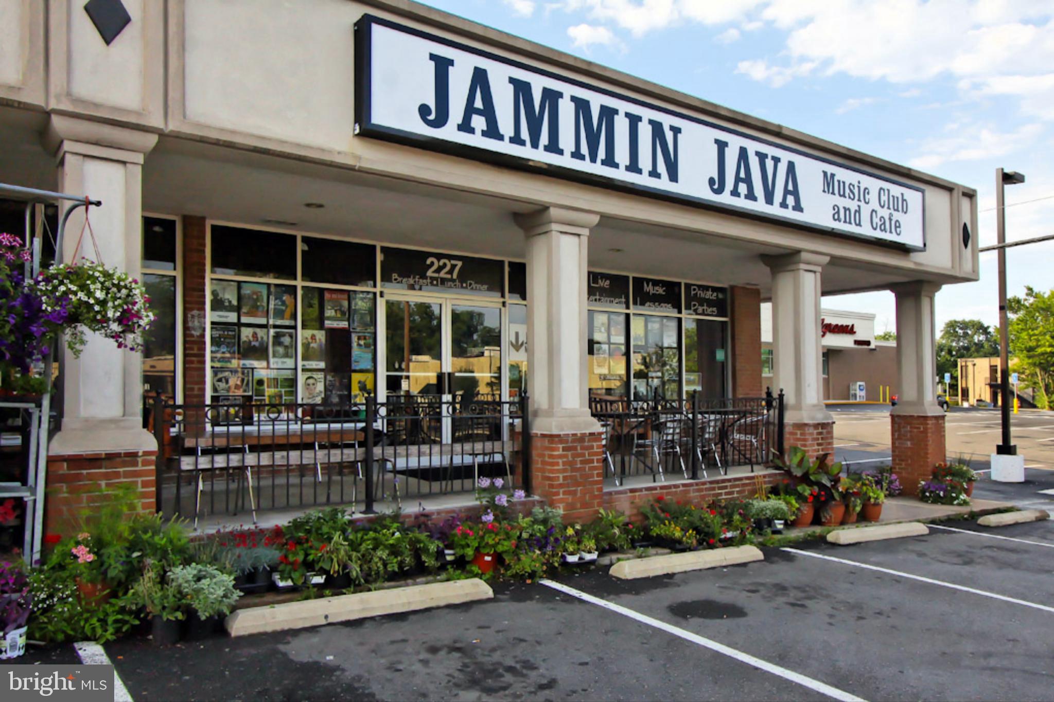 VIENNA WOODS - Residential