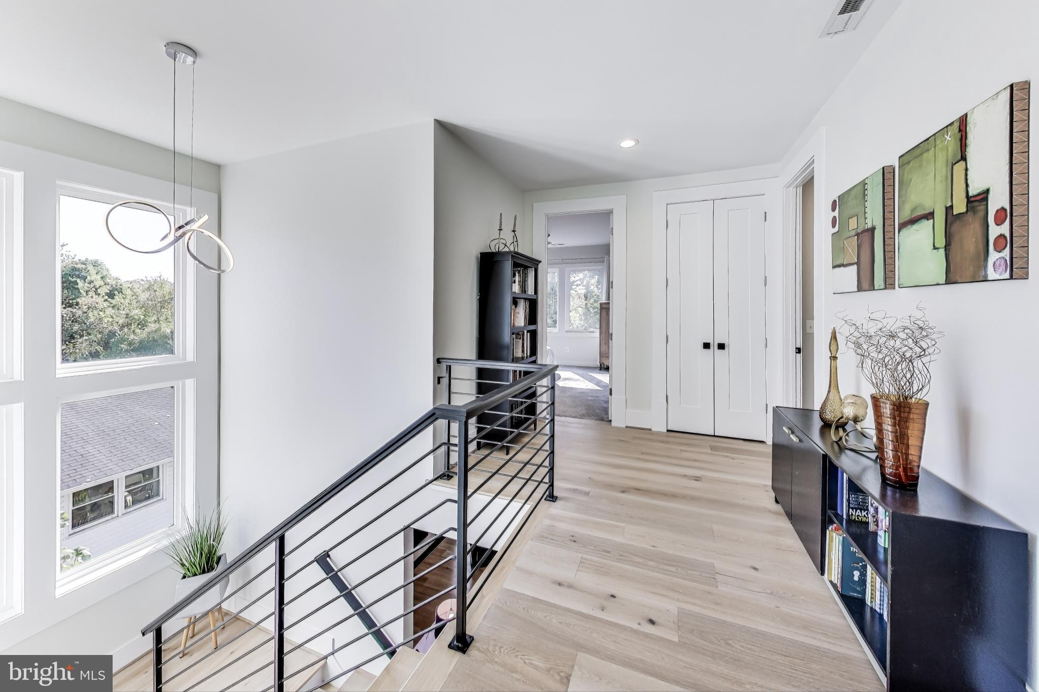 VIENNA WOODS - Residential