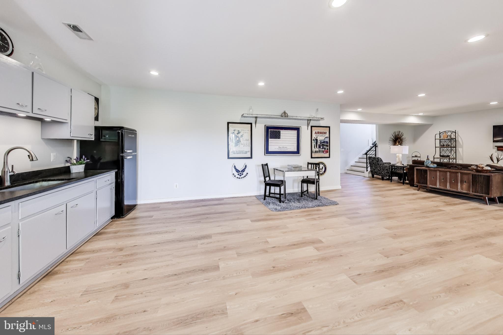 VIENNA WOODS - Residential