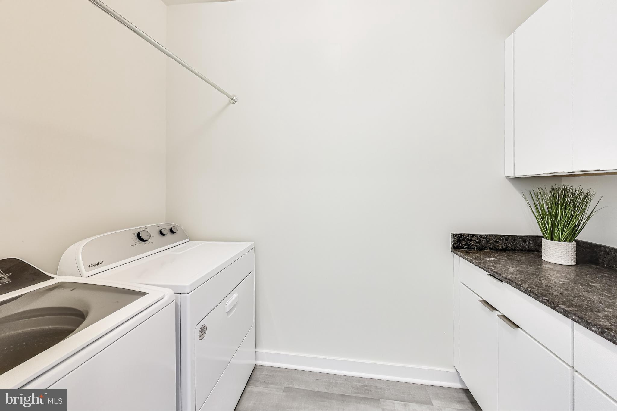 VIENNA WOODS - Residential