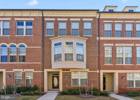 20661 Newcomb Terrace, Ashburn, VA MLS: VALO2096790