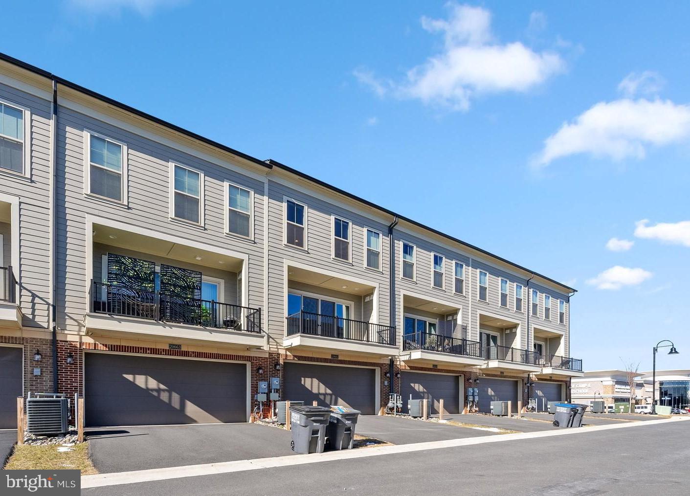 ONE LOUDOUN LAND BAY B - Residential Lease