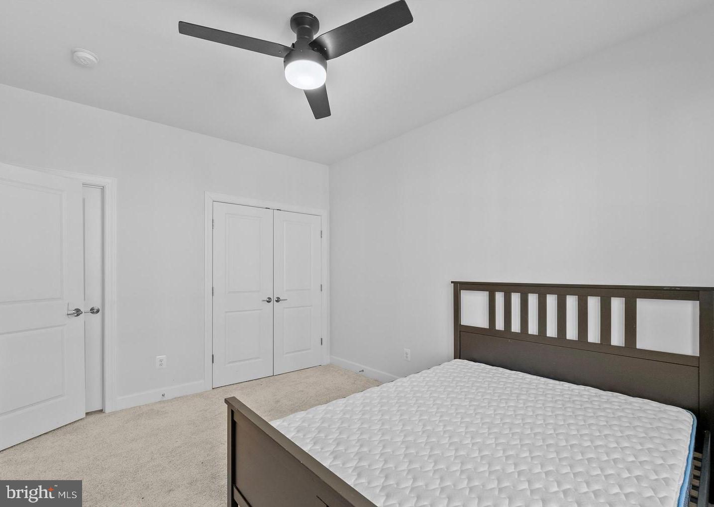 ONE LOUDOUN LAND BAY B - Residential Lease