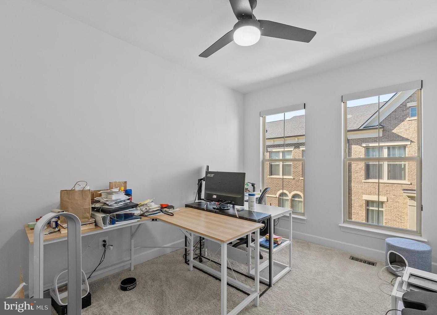 ONE LOUDOUN LAND BAY B - Residential Lease