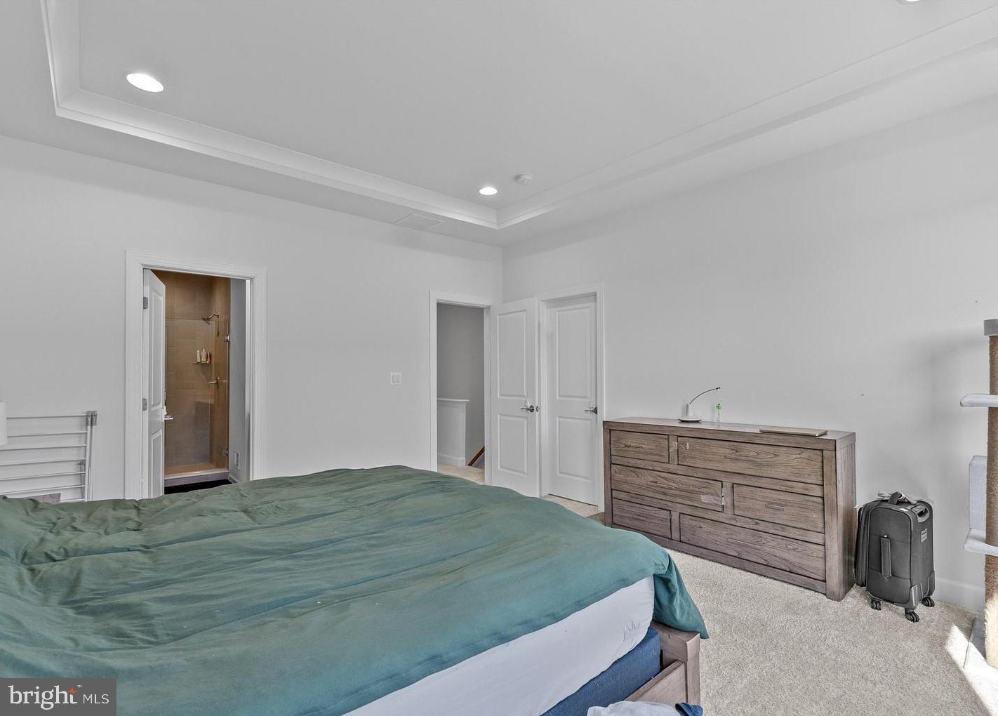 ONE LOUDOUN LAND BAY B - Residential Lease