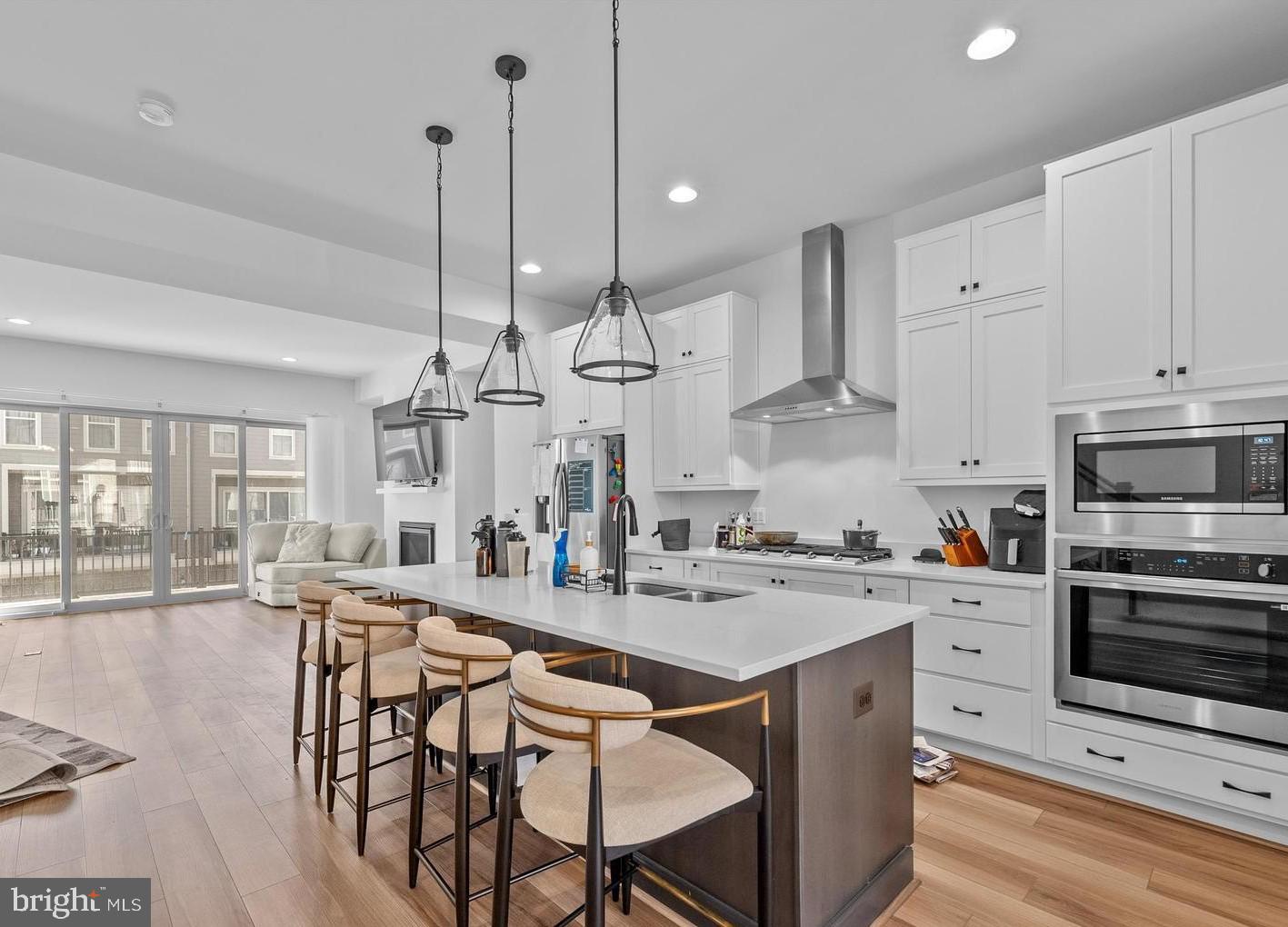 ONE LOUDOUN LAND BAY B - Residential Lease