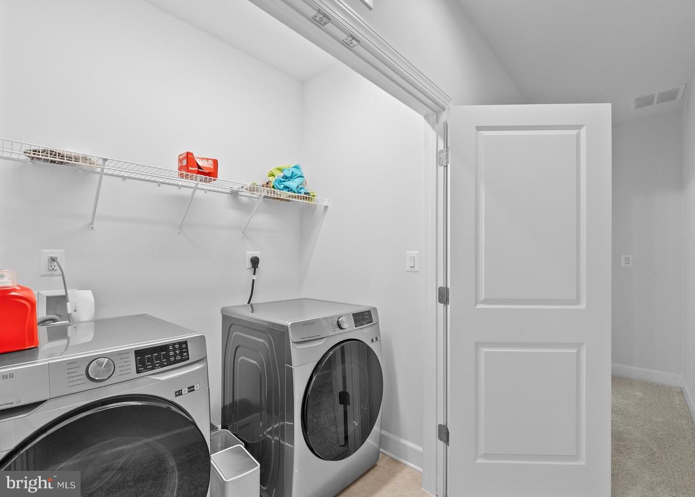 ONE LOUDOUN LAND BAY B - Residential Lease