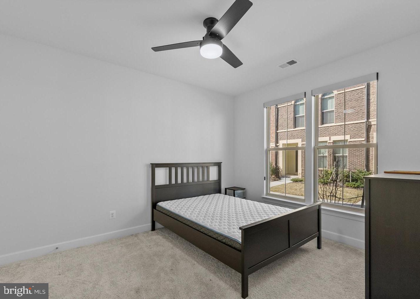 ONE LOUDOUN LAND BAY B - Residential Lease