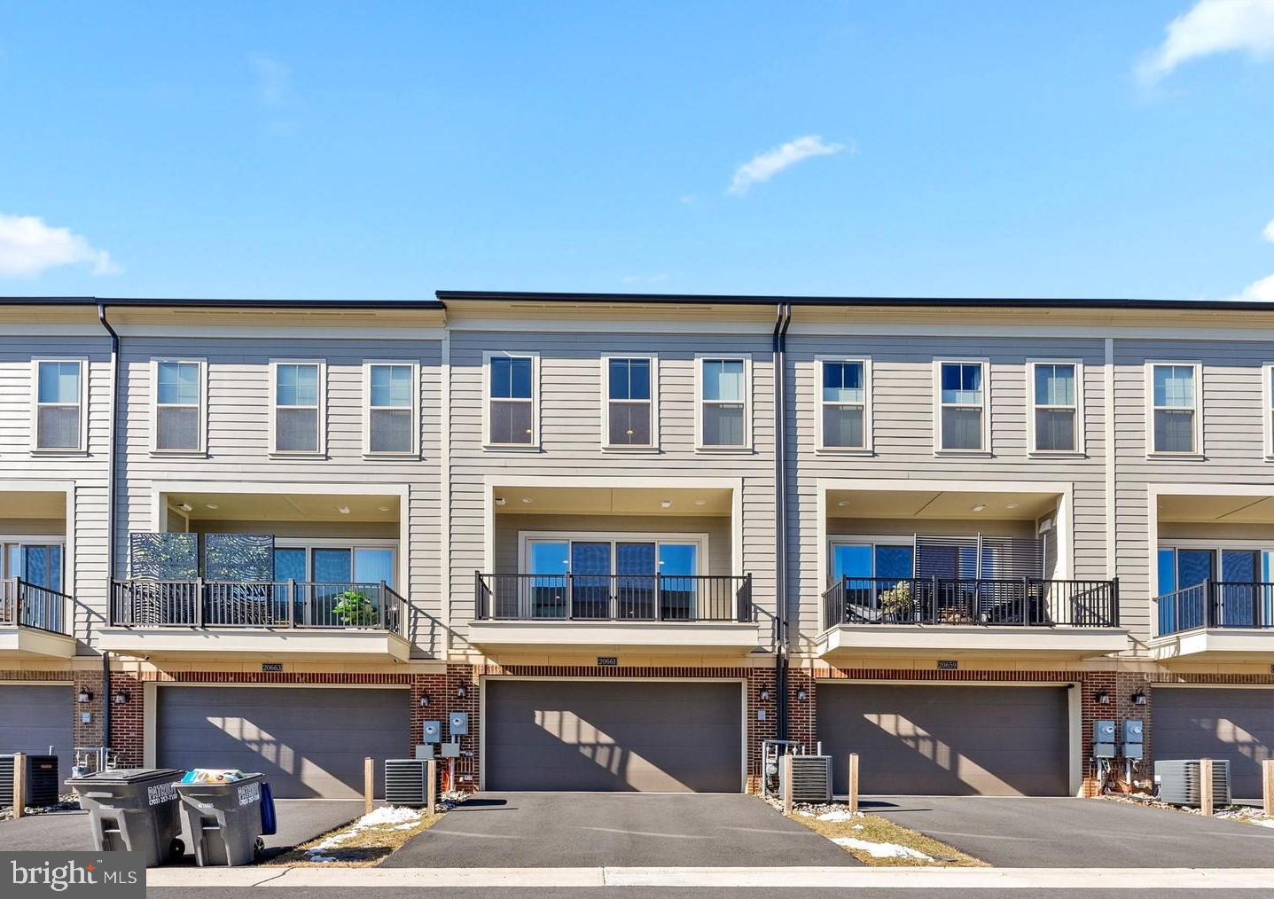 ONE LOUDOUN LAND BAY B - Residential Lease