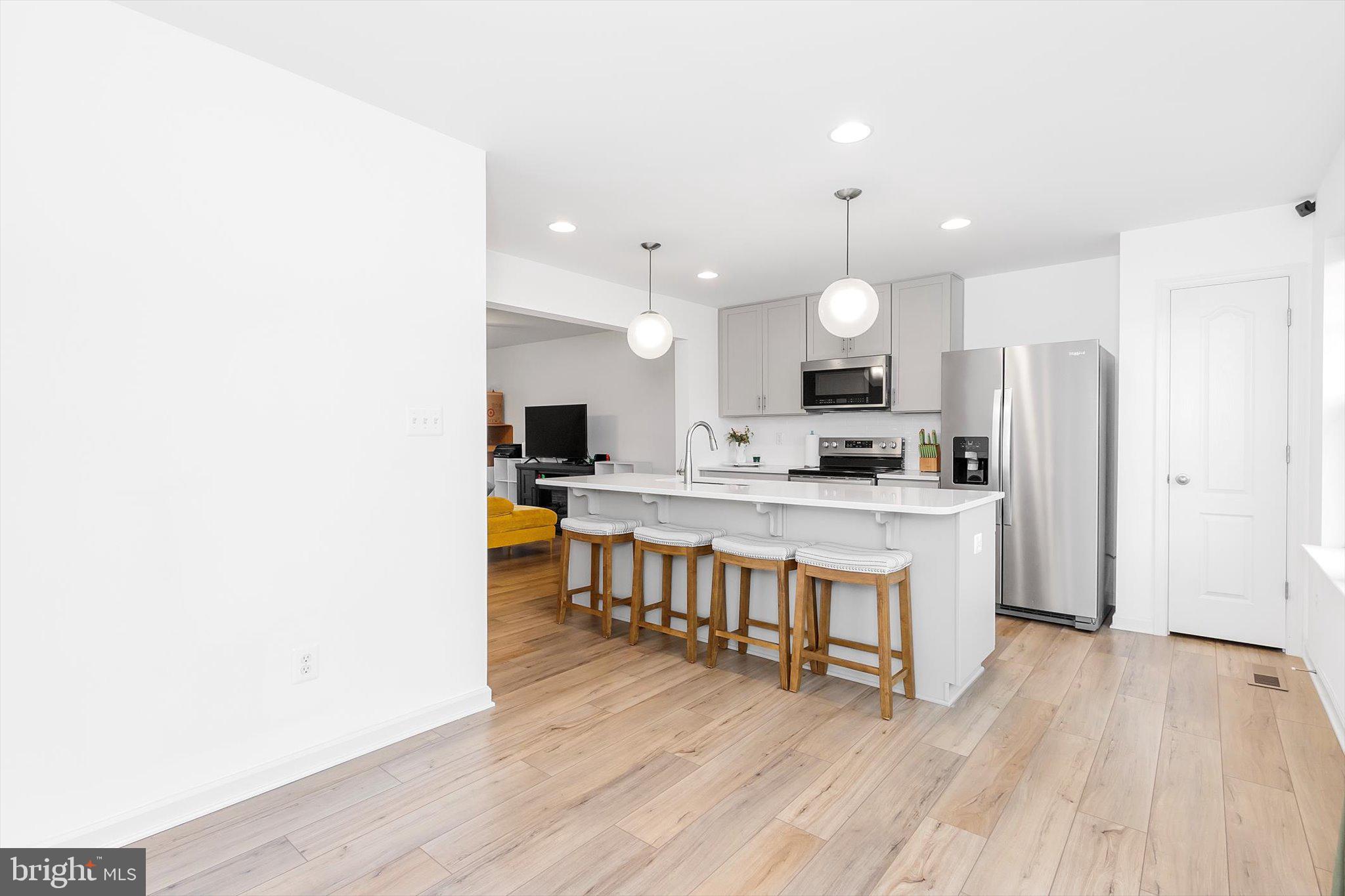 WHISPERING PINES - Residential