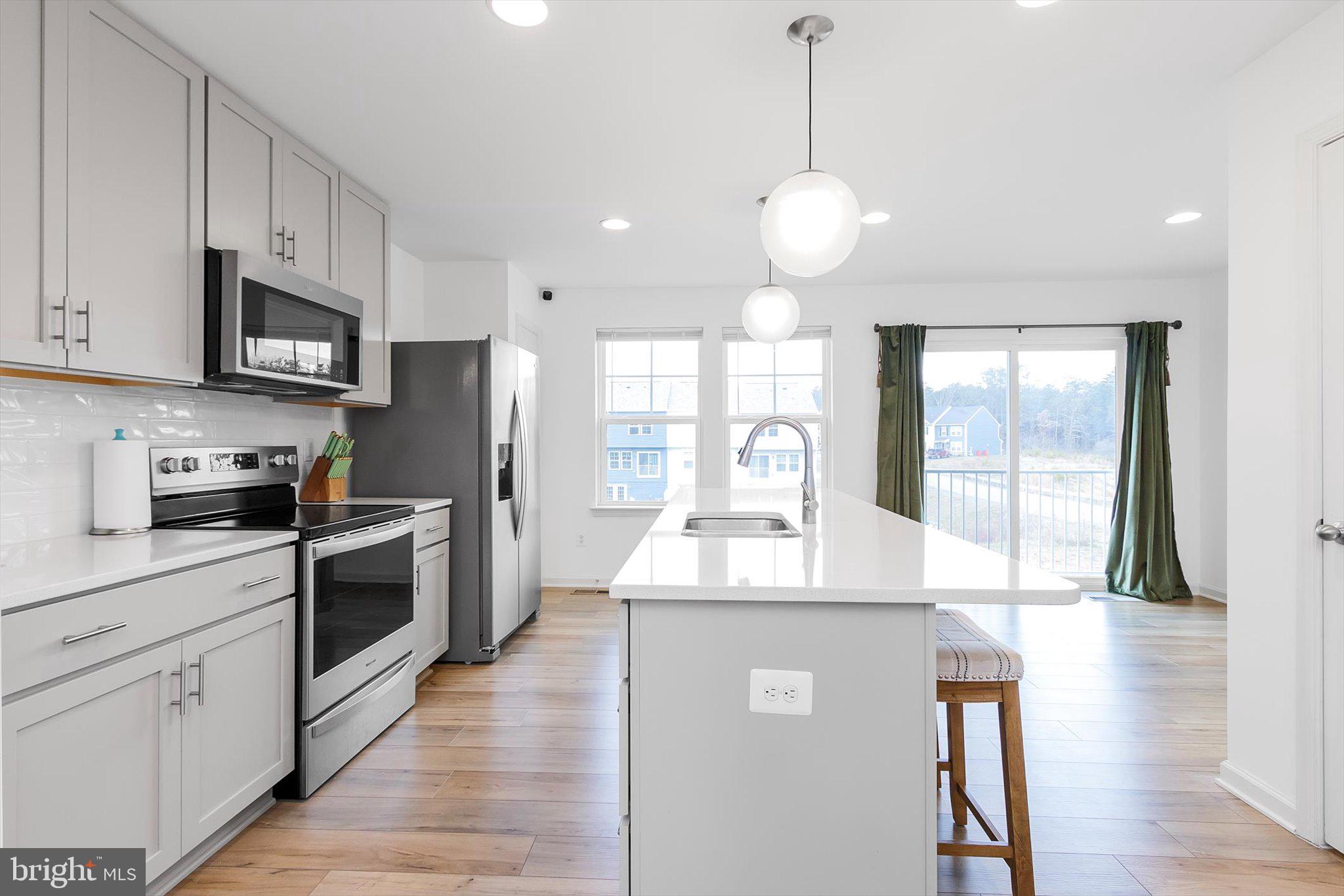 WHISPERING PINES - Residential