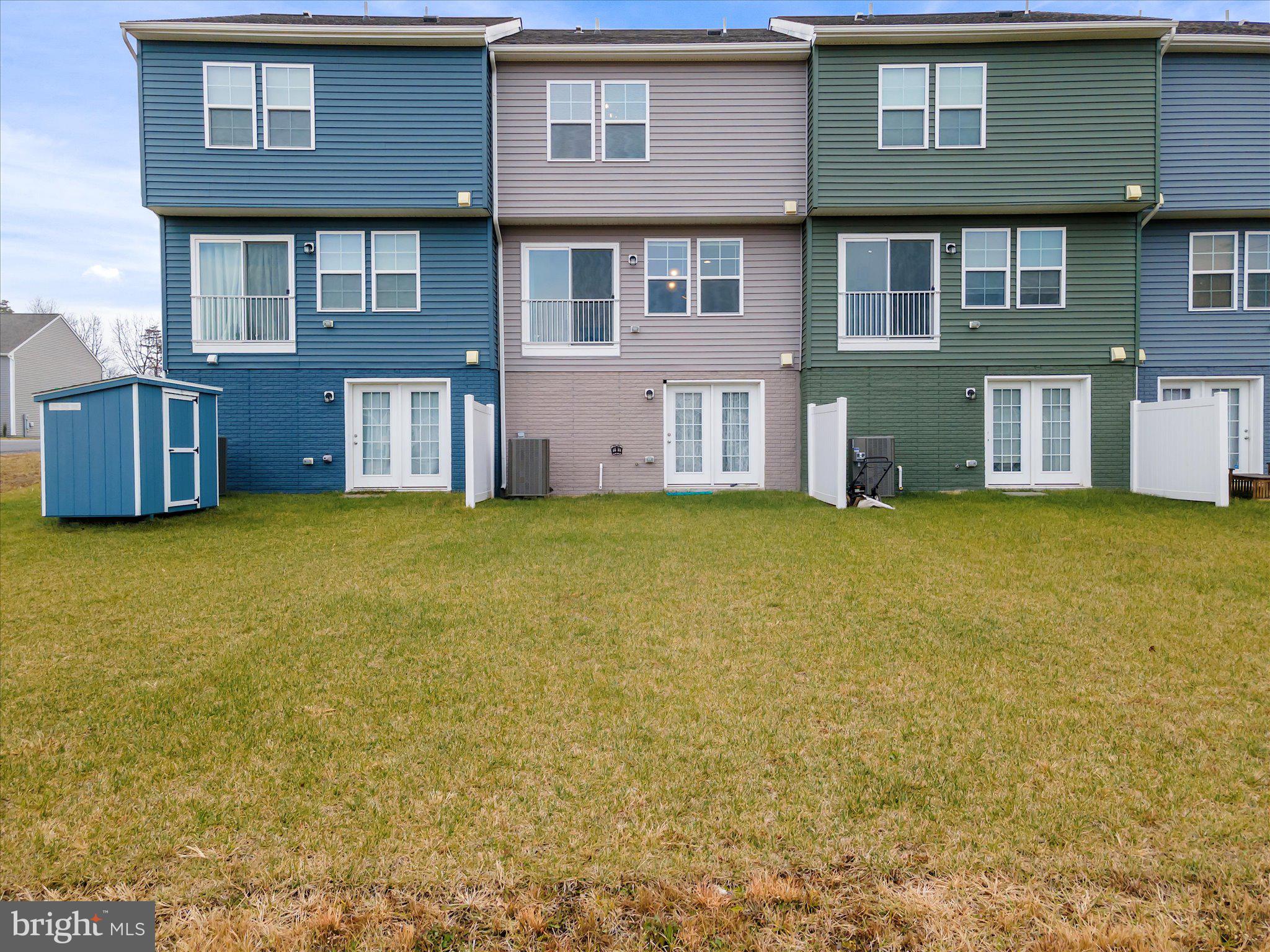 WHISPERING PINES - Residential