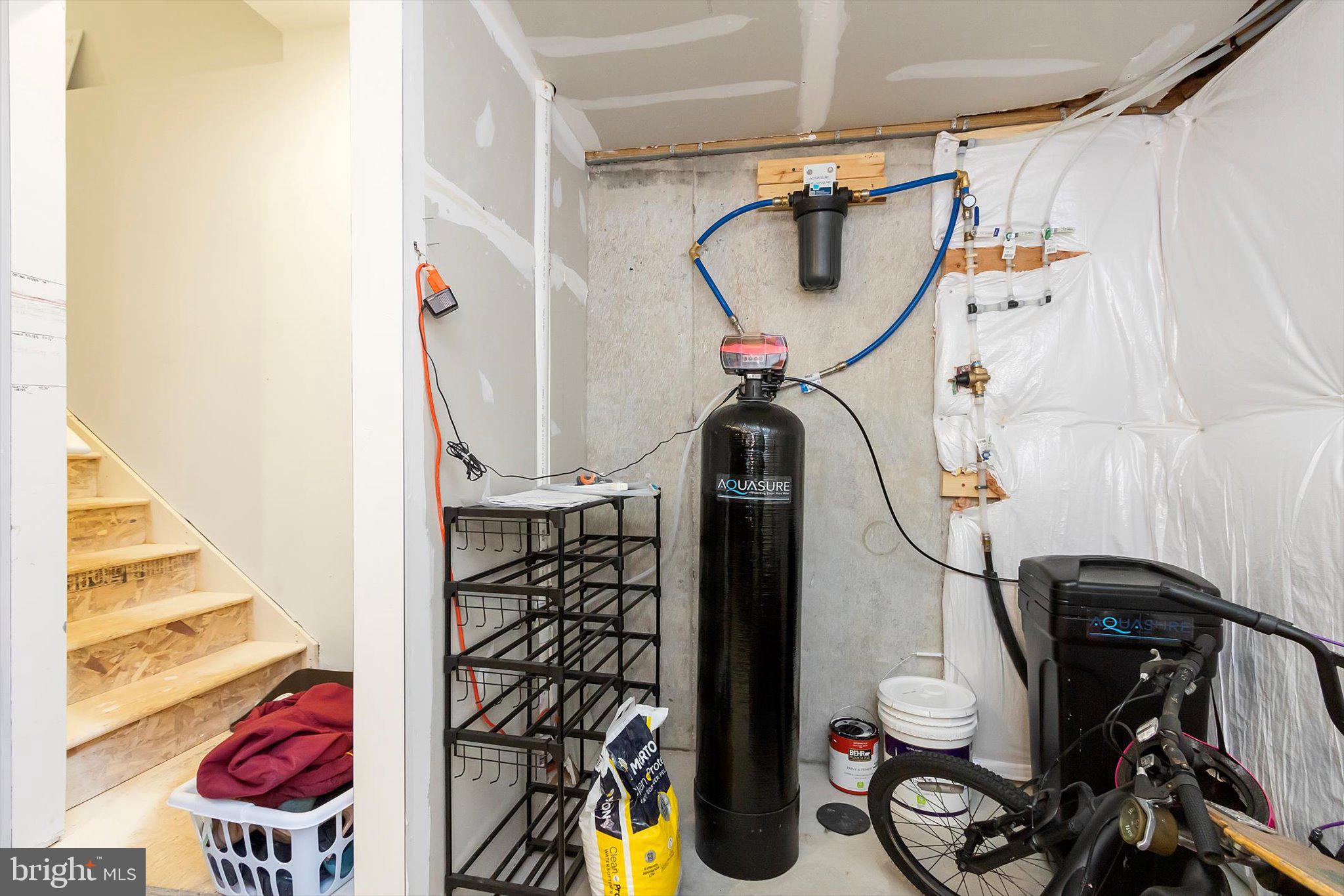 WHISPERING PINES - Residential