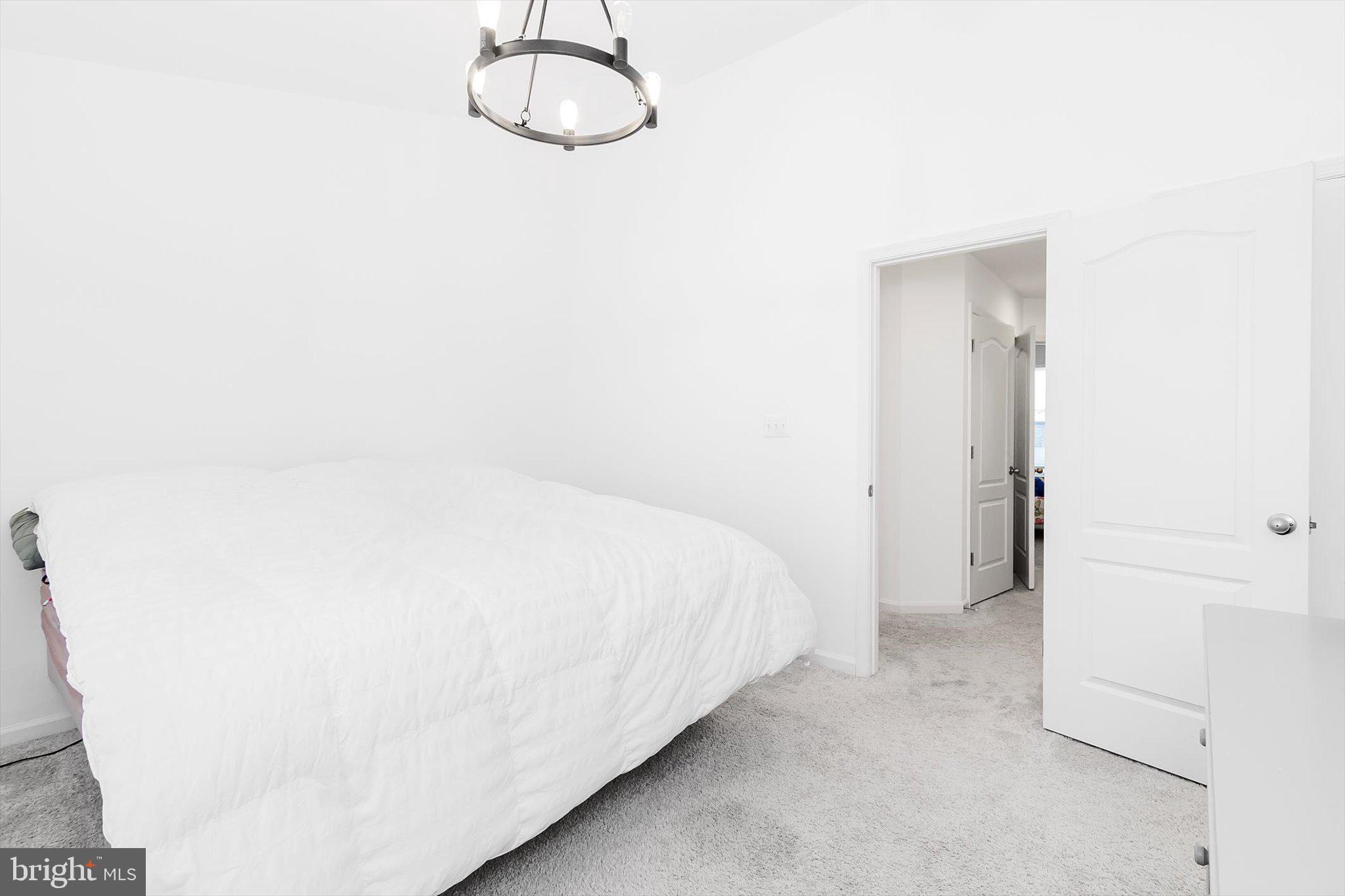 WHISPERING PINES - Residential