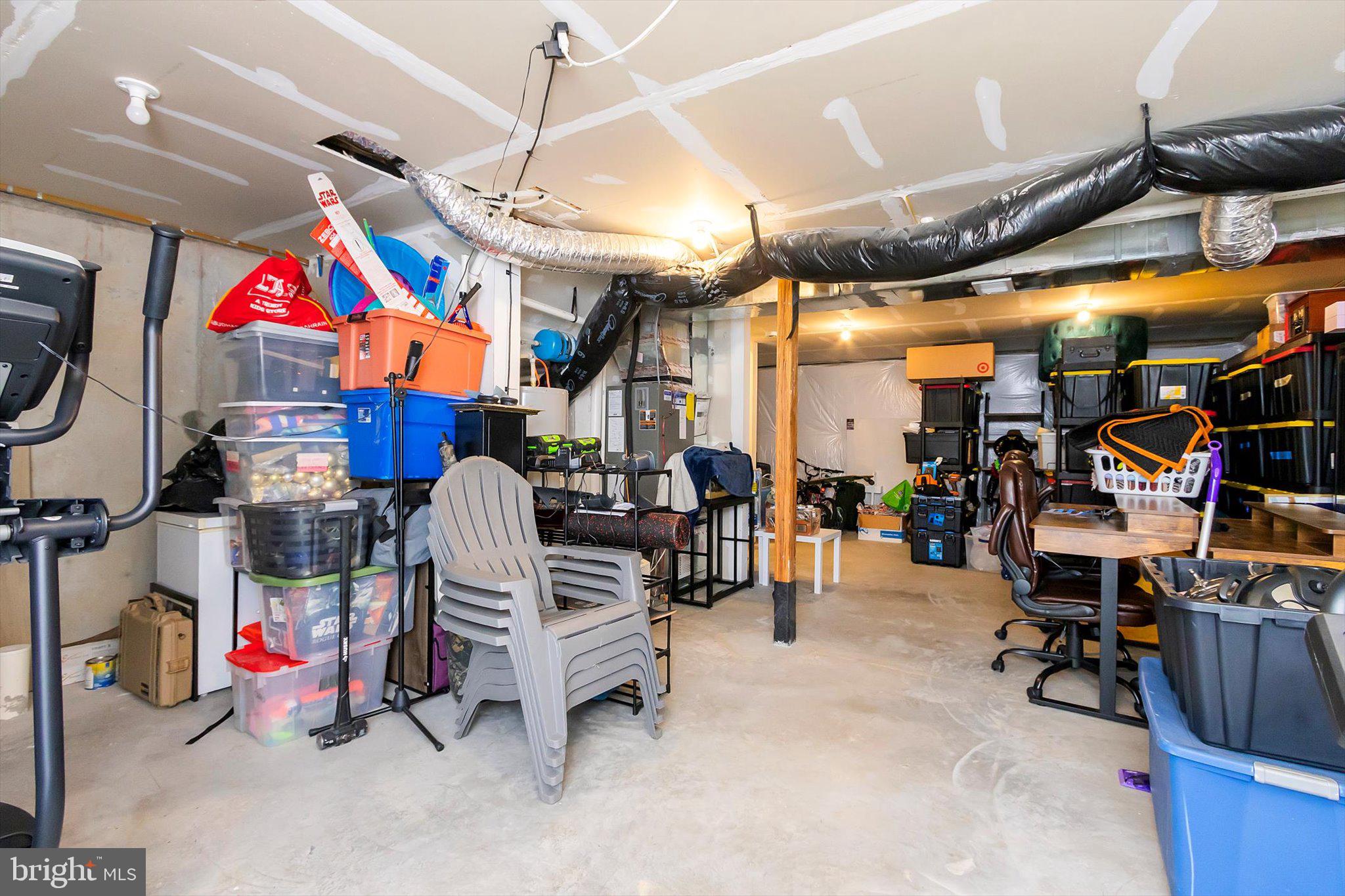 WHISPERING PINES - Residential