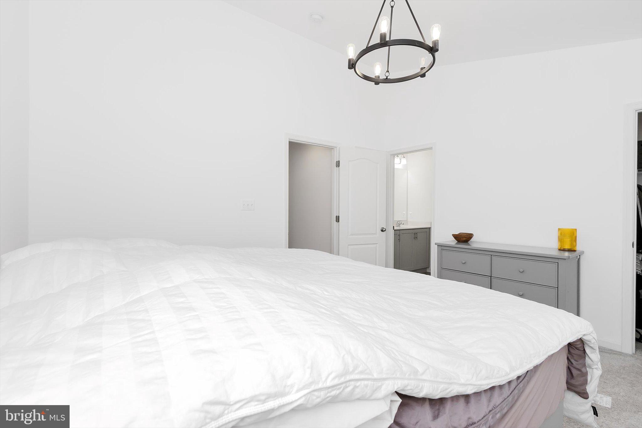 WHISPERING PINES - Residential