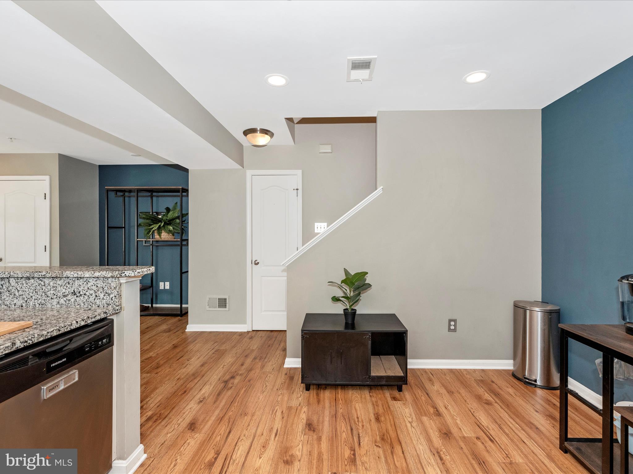 RESERVOIR RIDGE - Residential