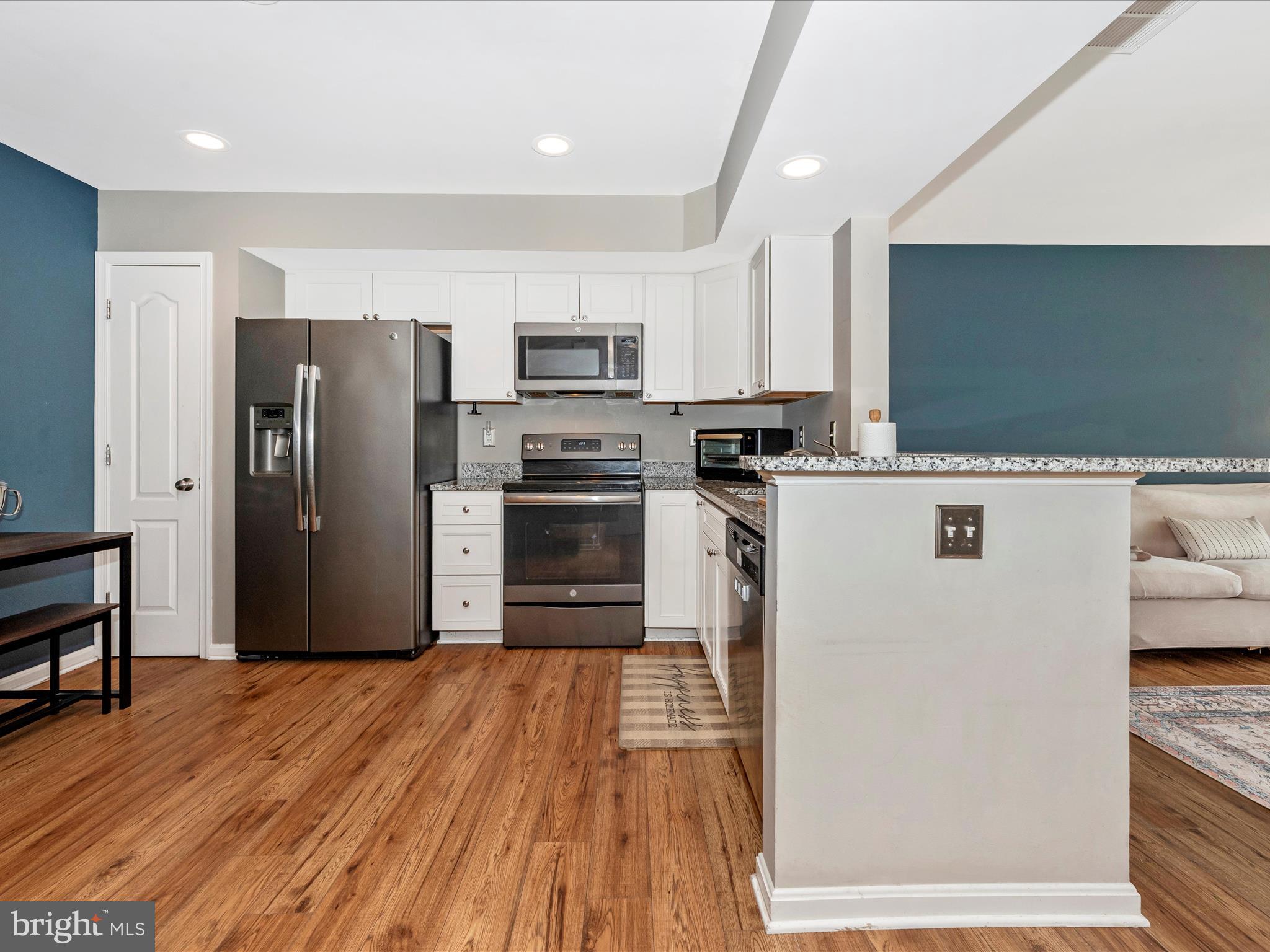 1900 LENNOX DRIVE 41