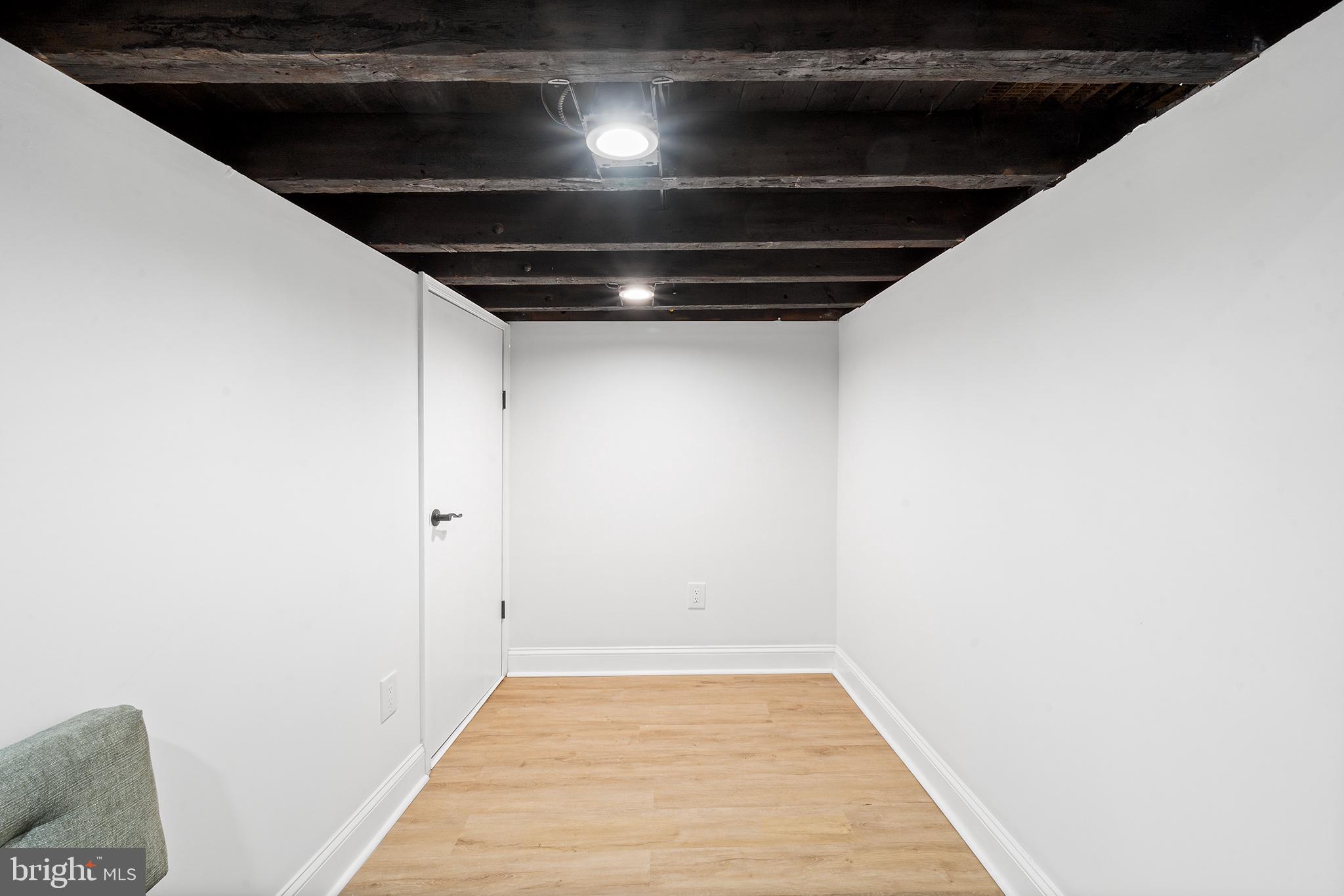 OLDE KENSINGTON - Residential Lease