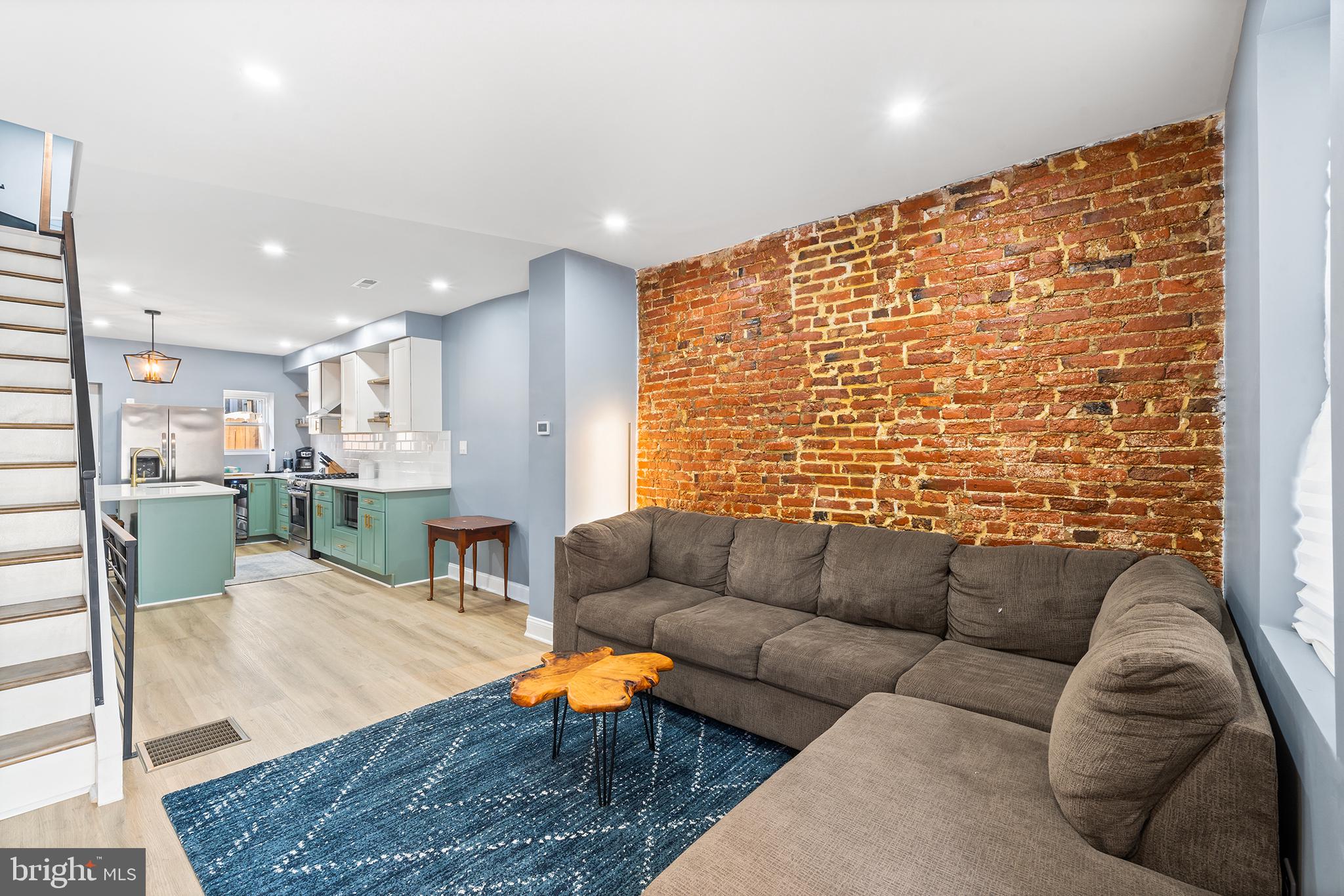 OLDE KENSINGTON - Residential Lease