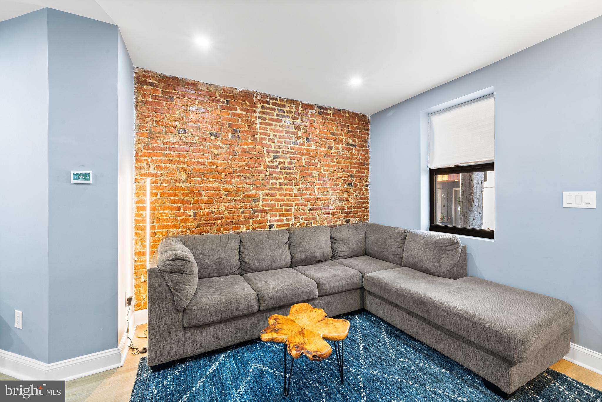 OLDE KENSINGTON - Residential Lease