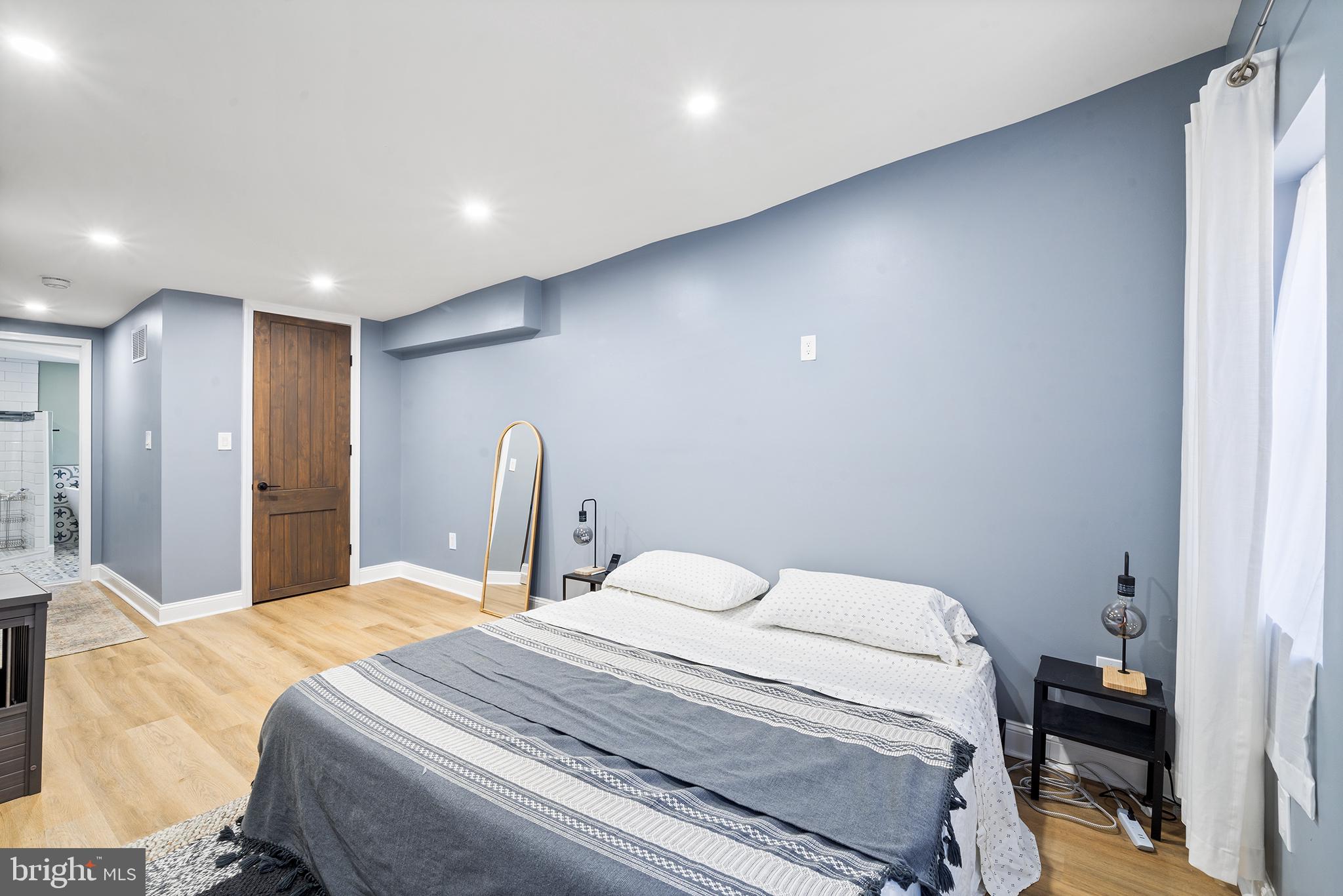 OLDE KENSINGTON - Residential Lease
