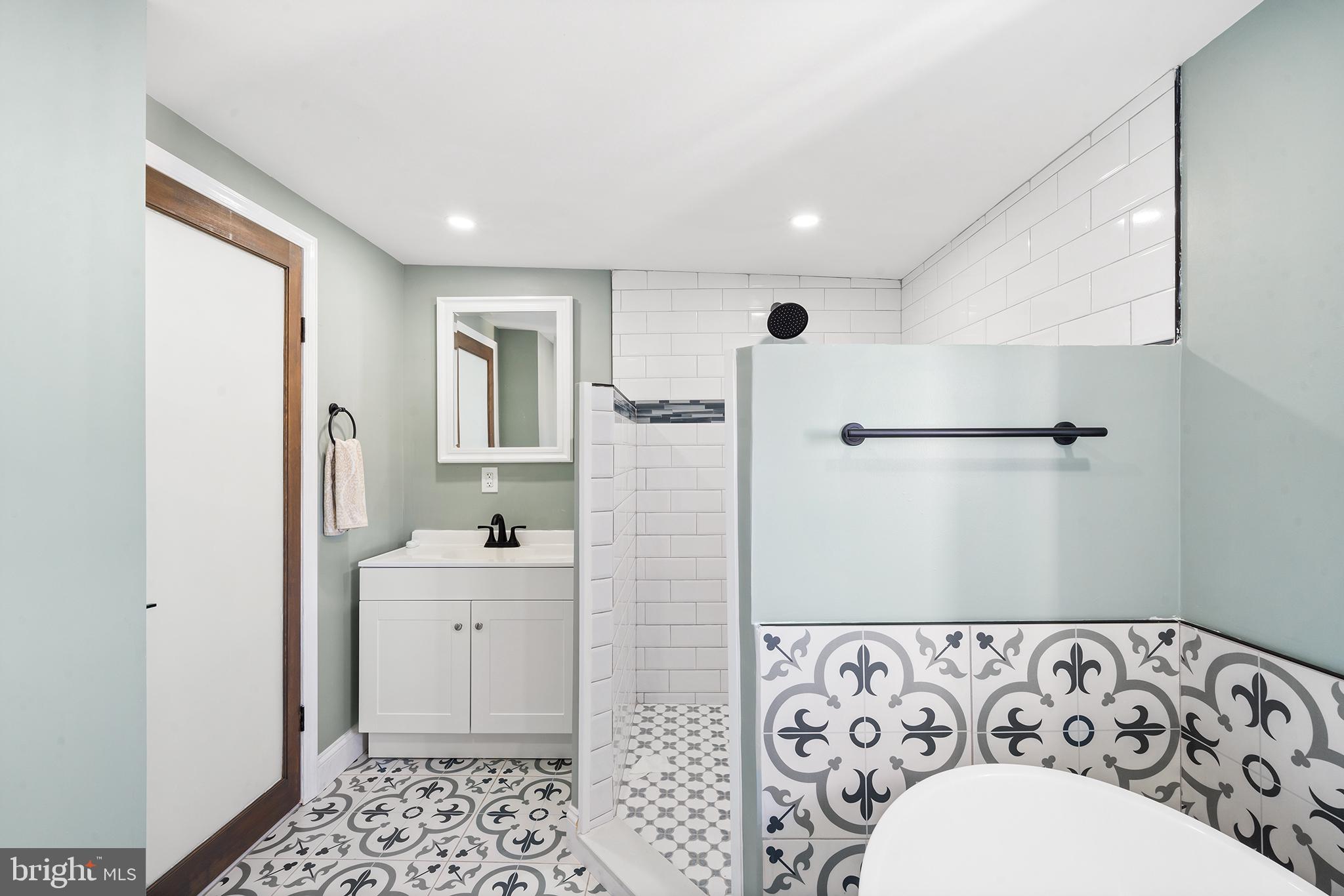 OLDE KENSINGTON - Residential Lease
