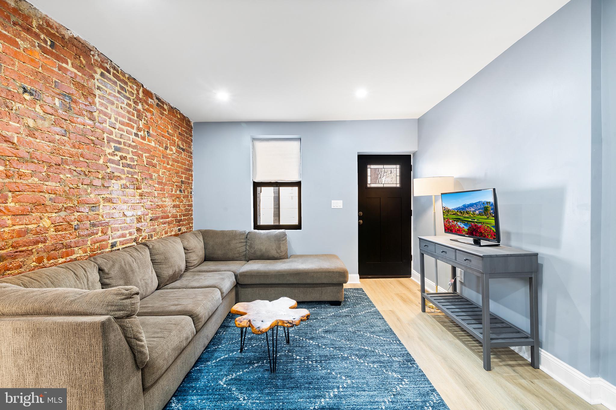 OLDE KENSINGTON - Residential Lease