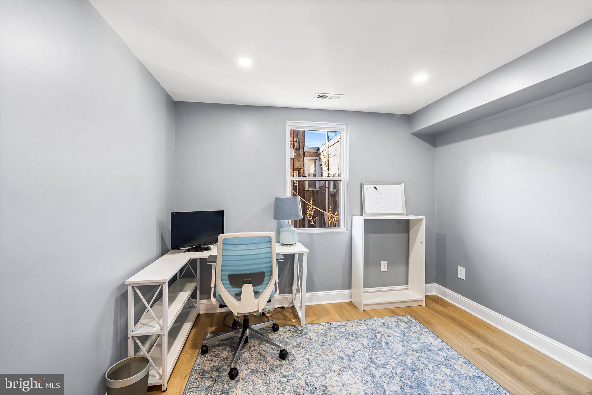 OLDE KENSINGTON - Residential Lease