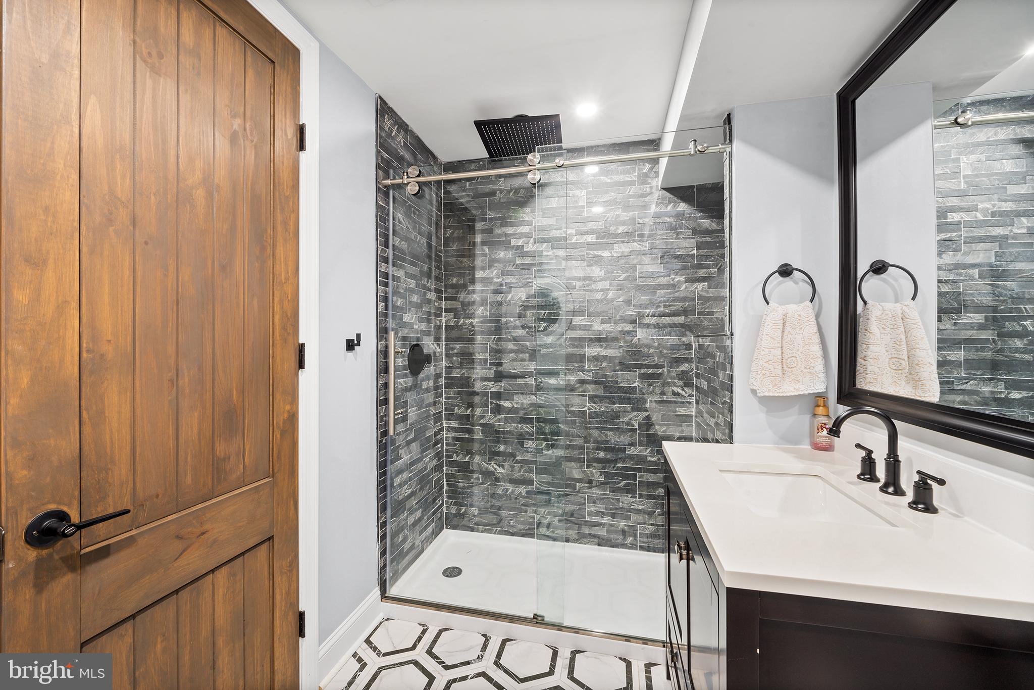 OLDE KENSINGTON - Residential Lease