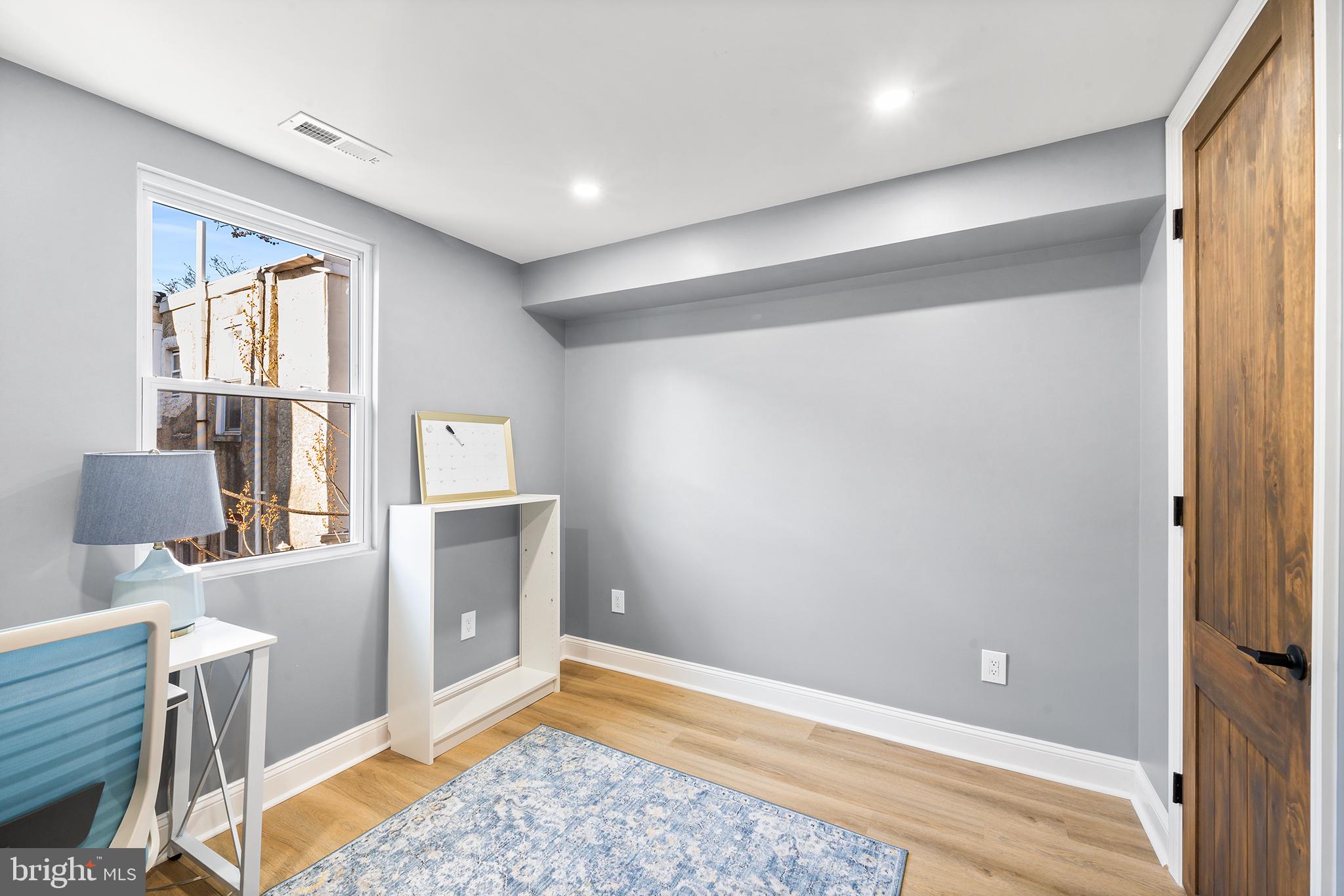 OLDE KENSINGTON - Residential Lease