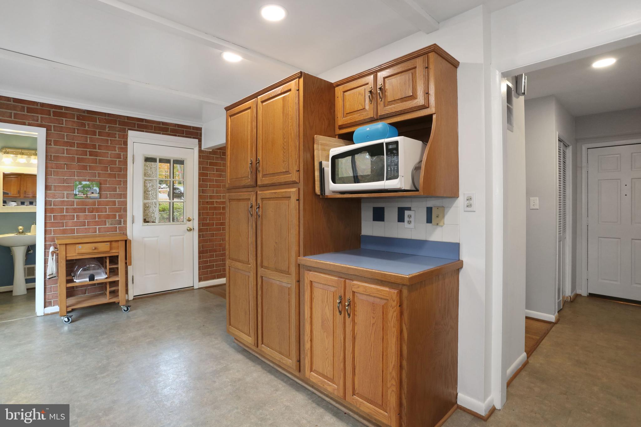 RED FOX FOREST - Residential Lease