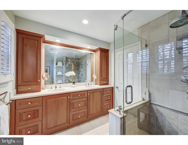 GREEN HILLS - Residential