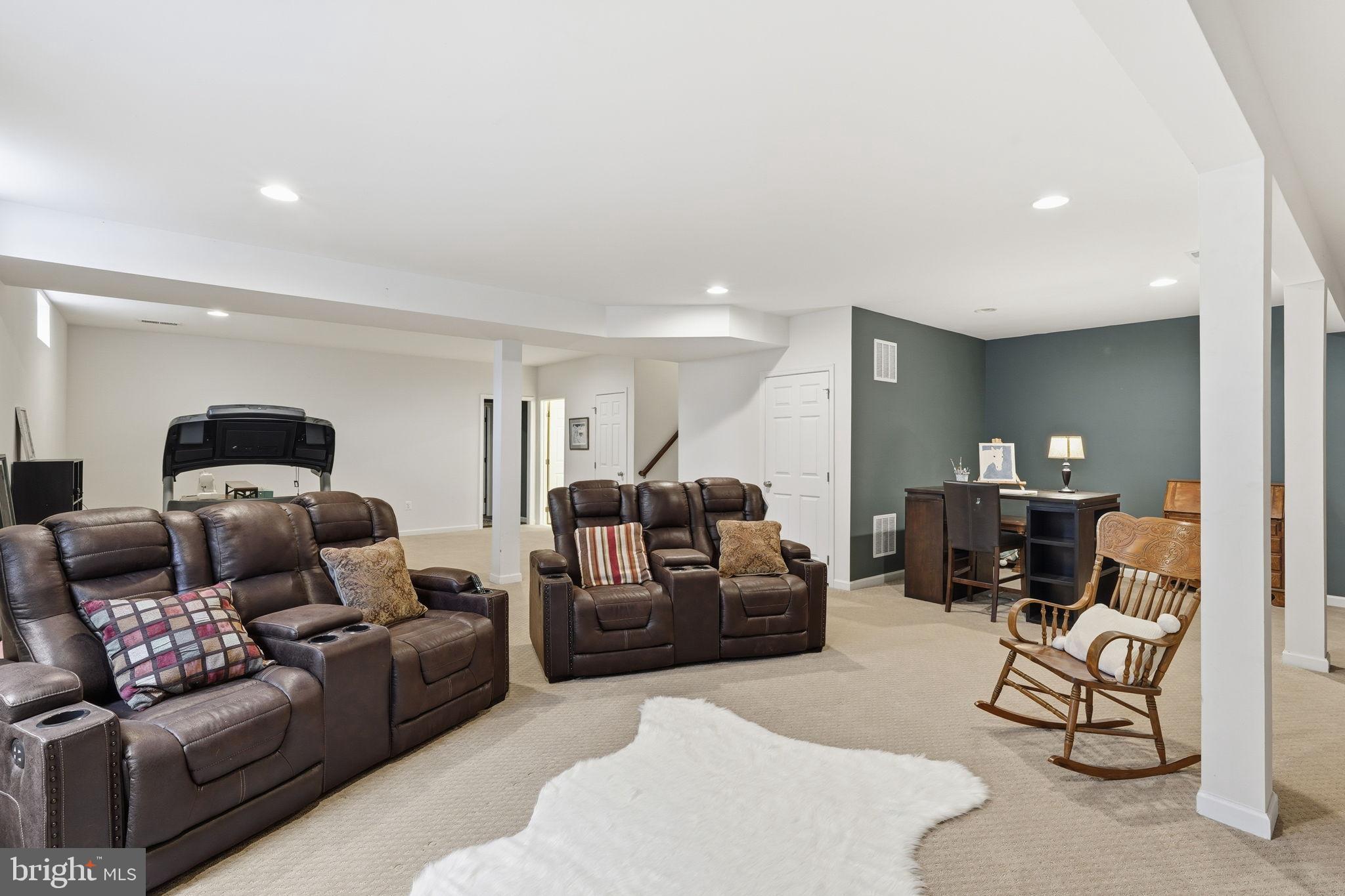 SOUTH RIDING - Residential