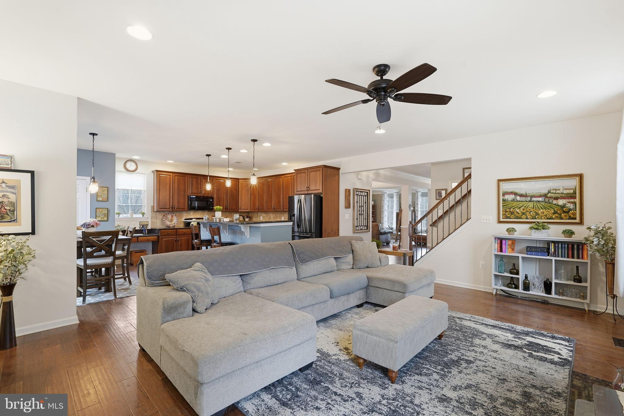 SOUTH RIDING - Residential