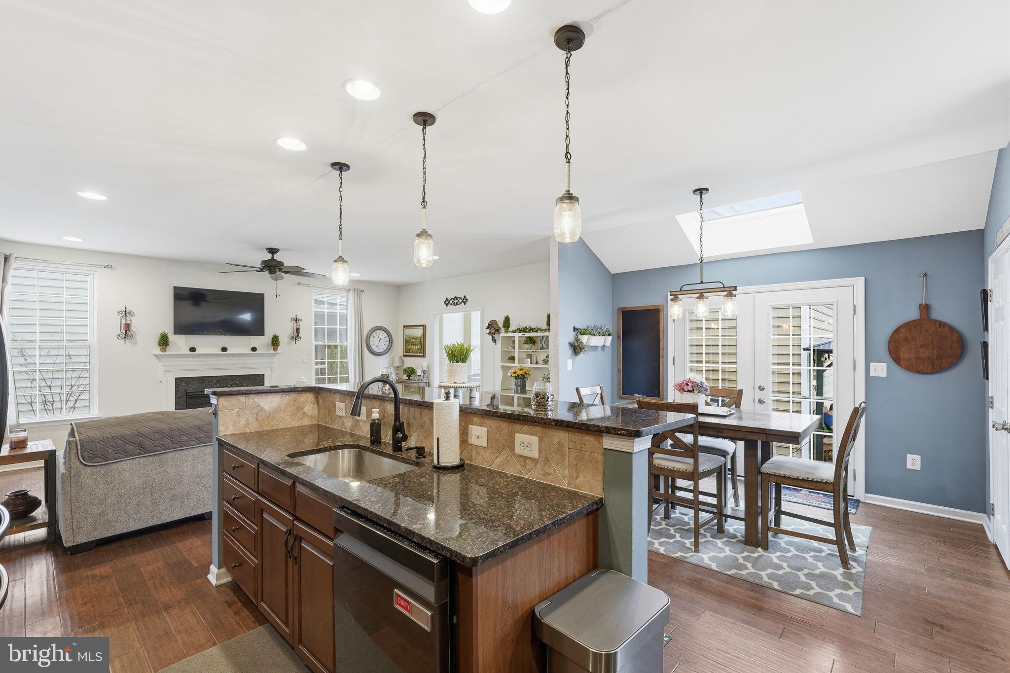 SOUTH RIDING - Residential