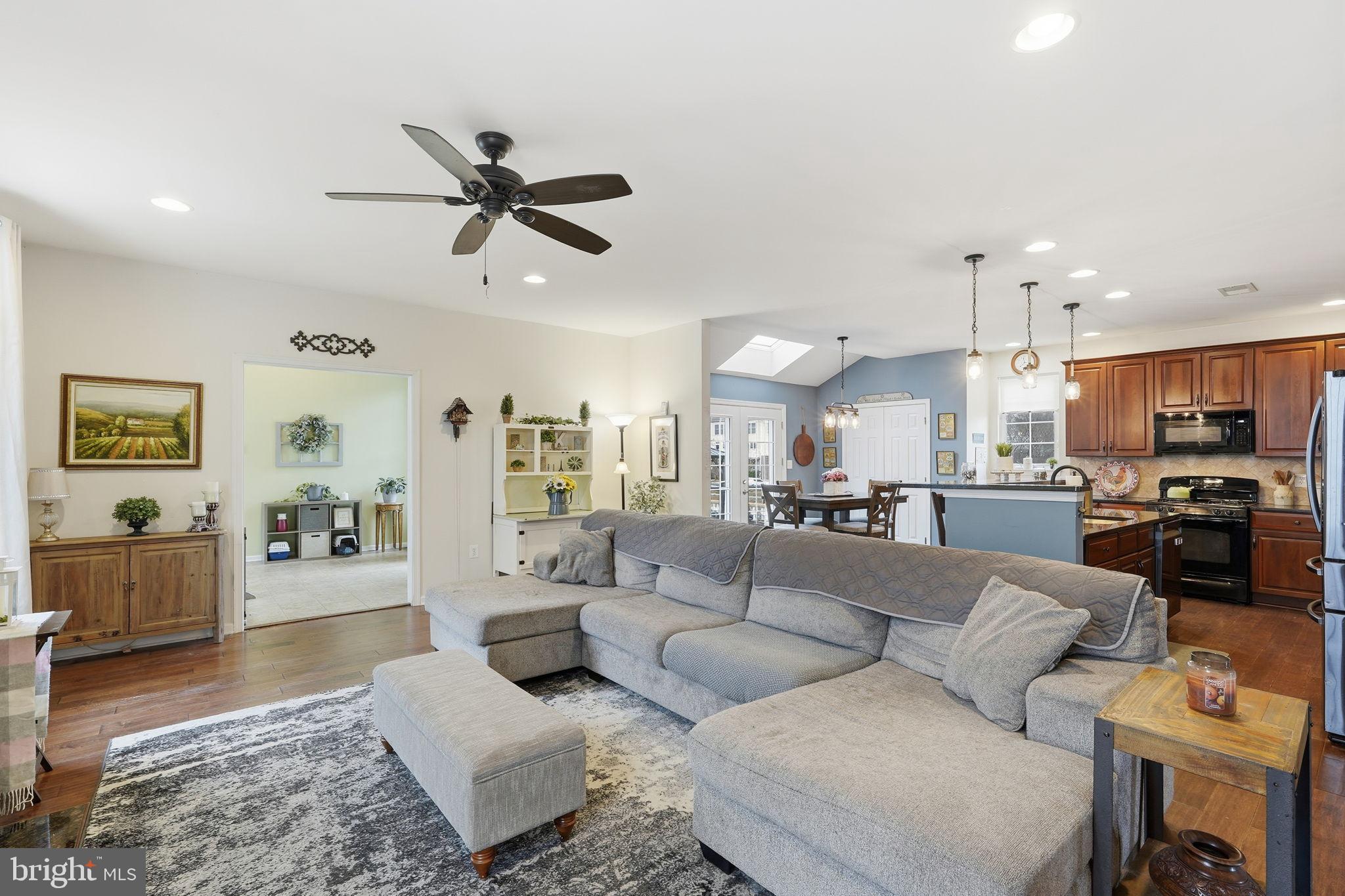 SOUTH RIDING - Residential