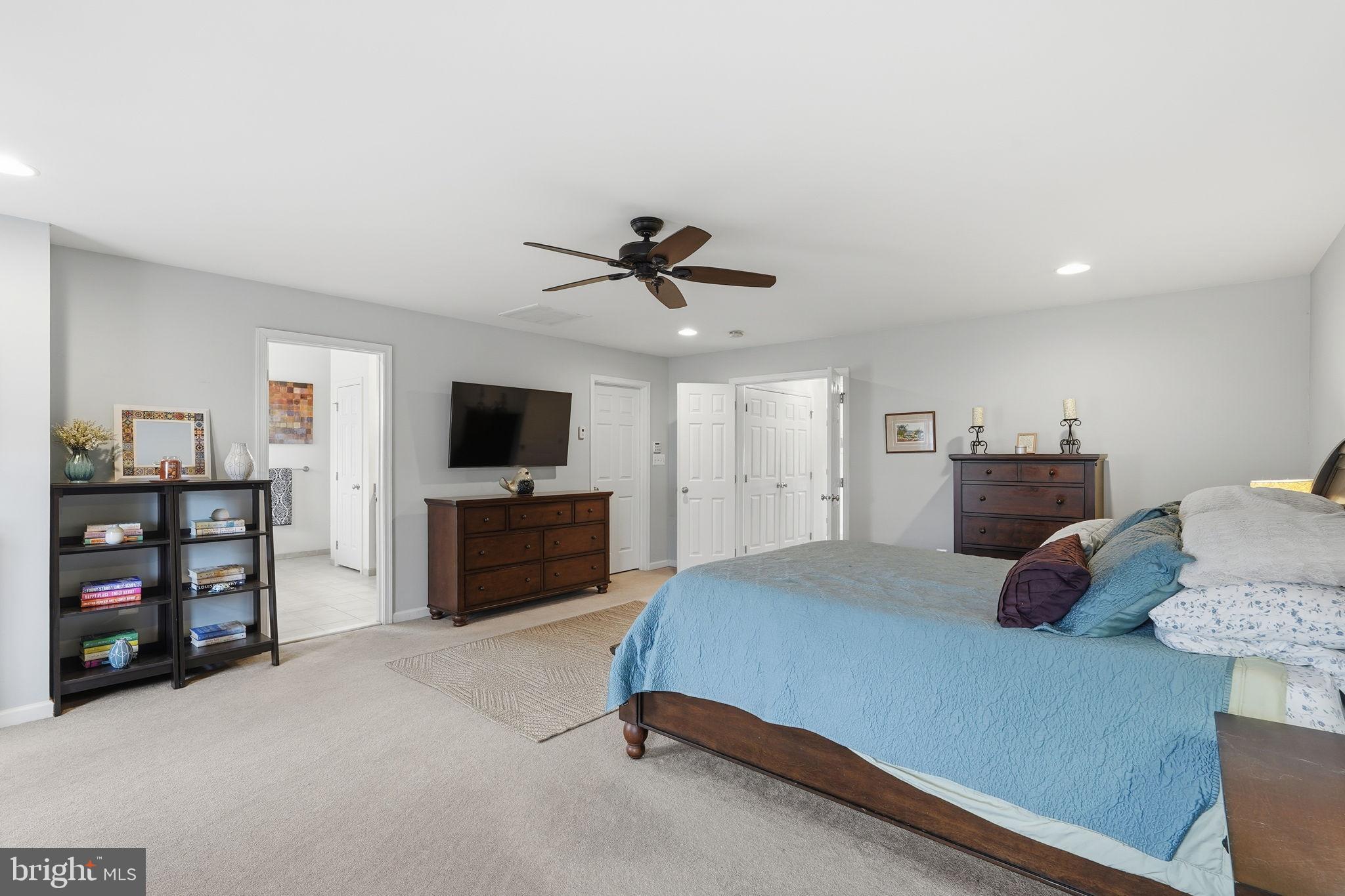 SOUTH RIDING - Residential