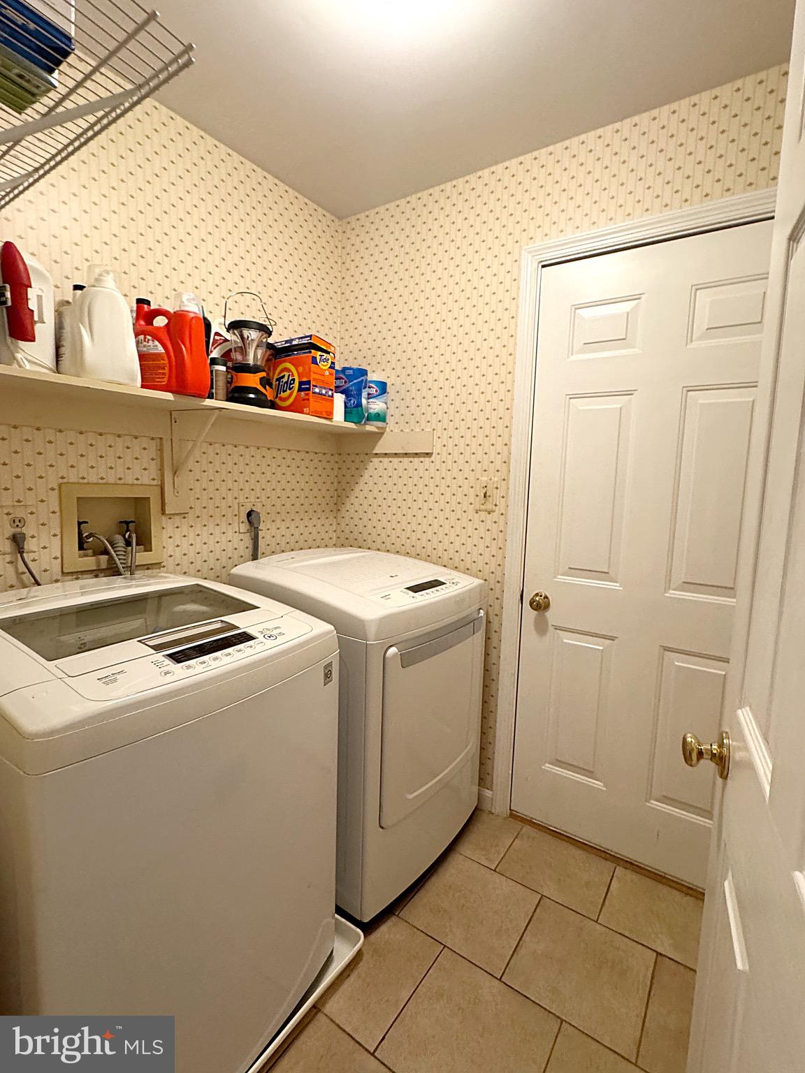 BLOOMS CROSSING - Residential