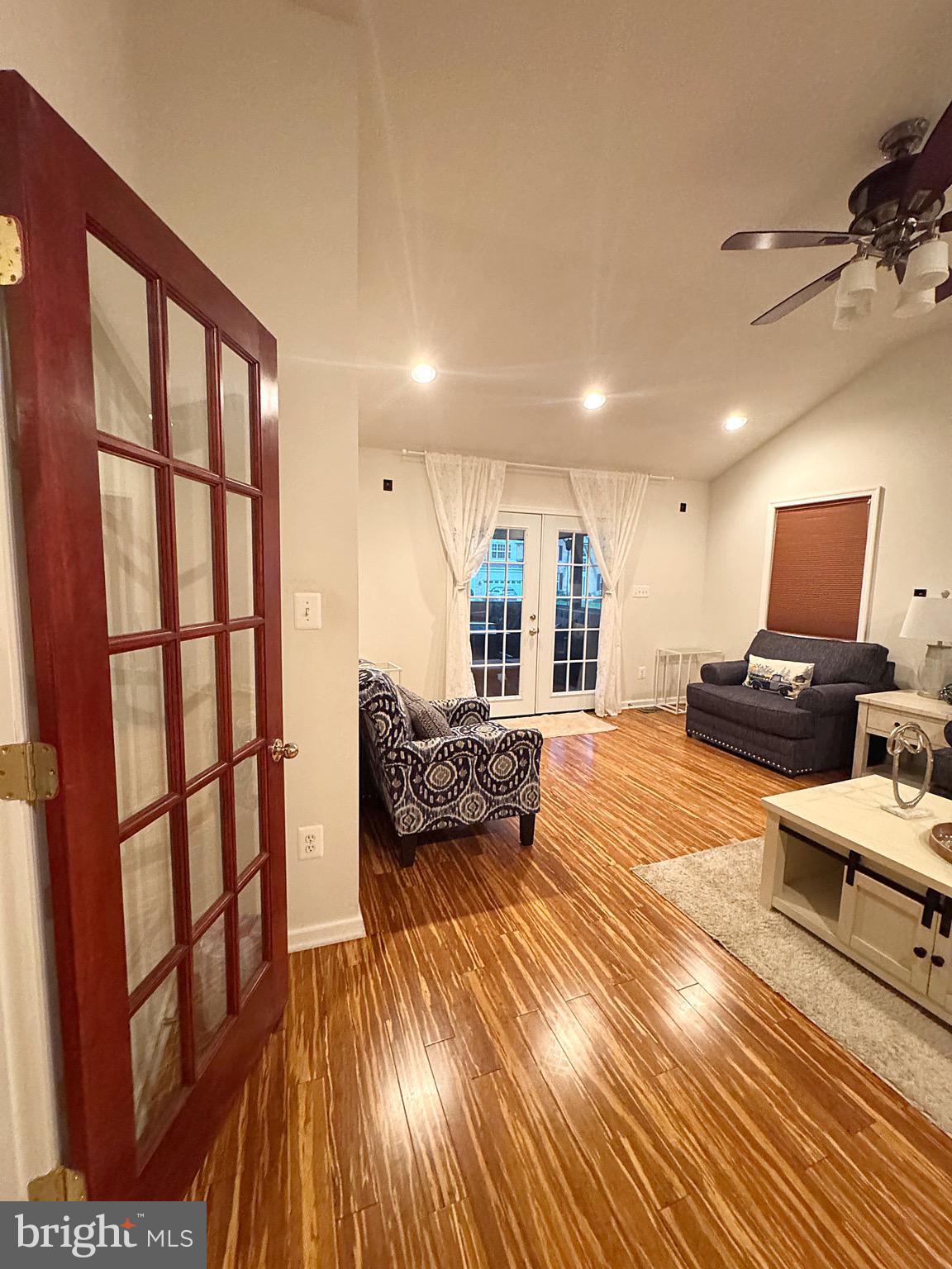 BLOOMS CROSSING - Residential