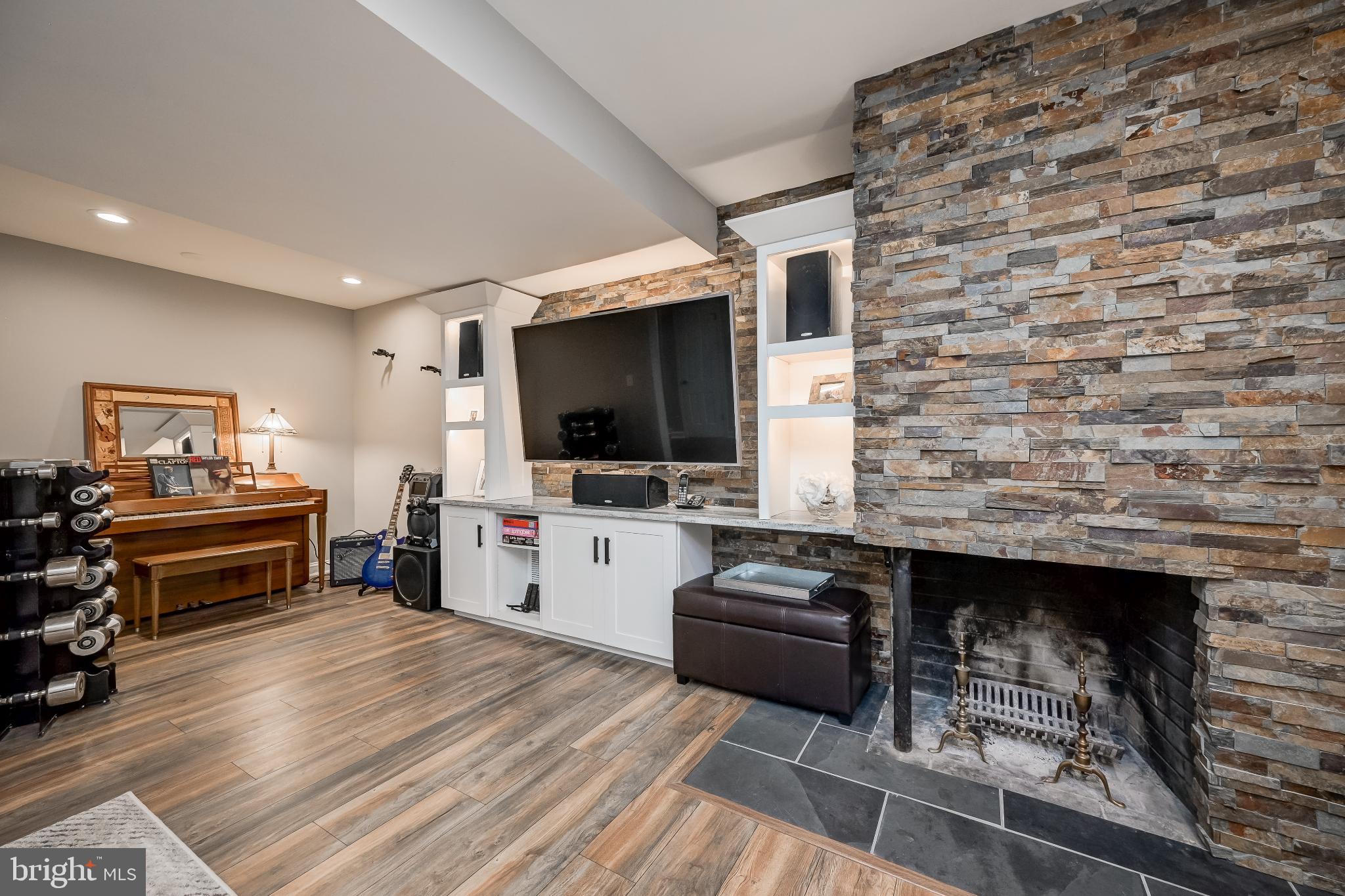 GLEN ECHO HEIGHTS - Residential