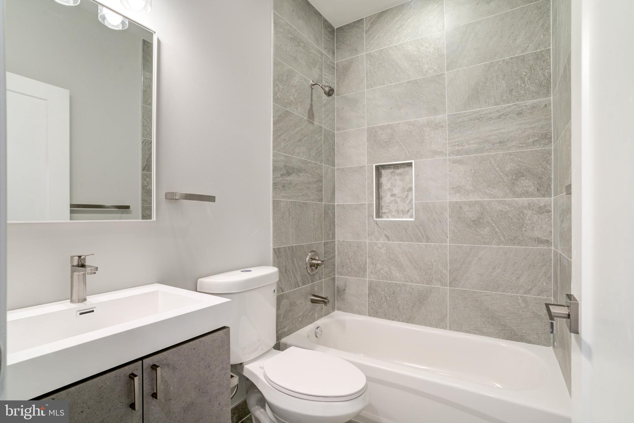 WALNUT HILL - Residential Income