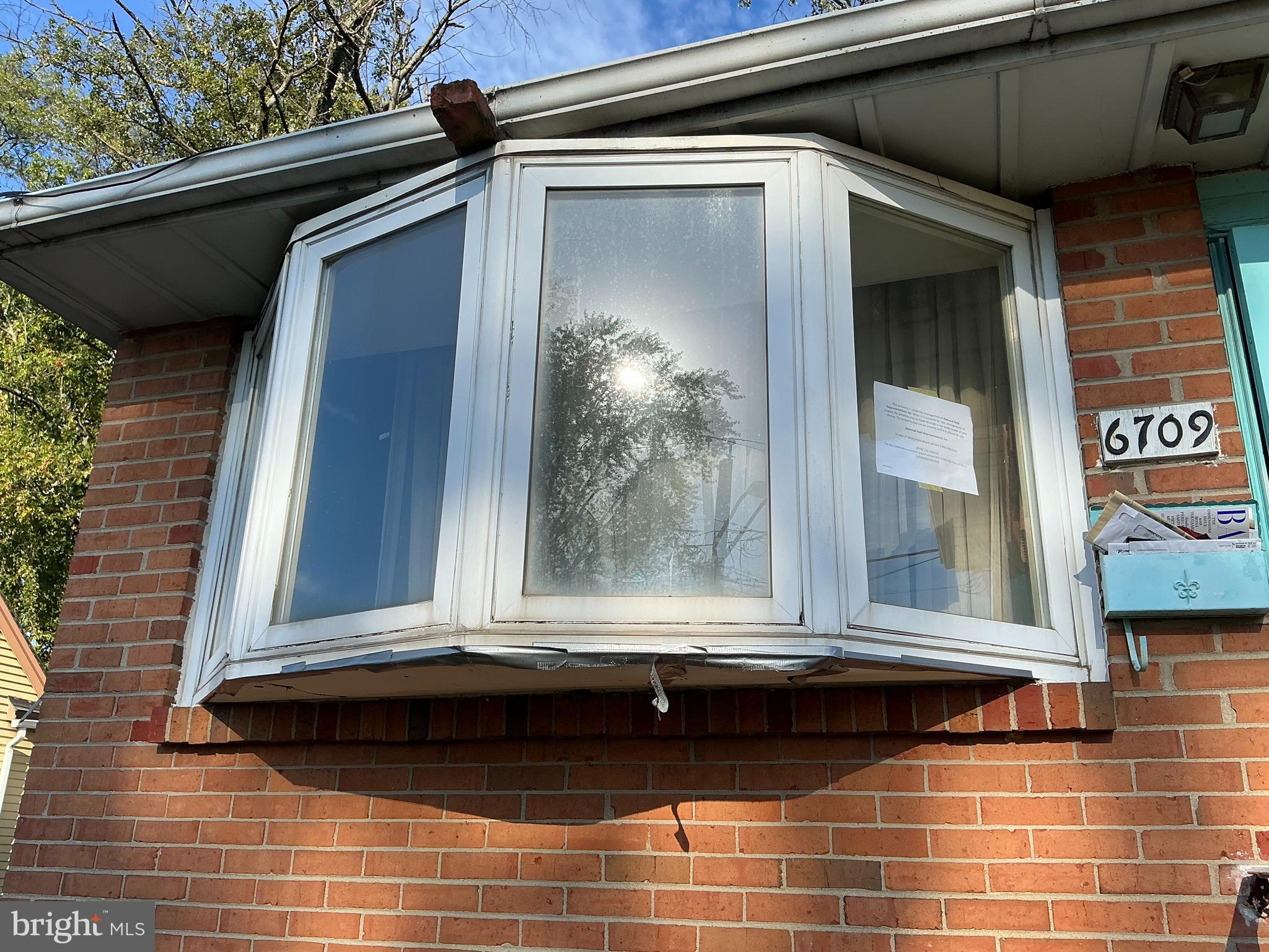 6709 CHANDLER AVENUE