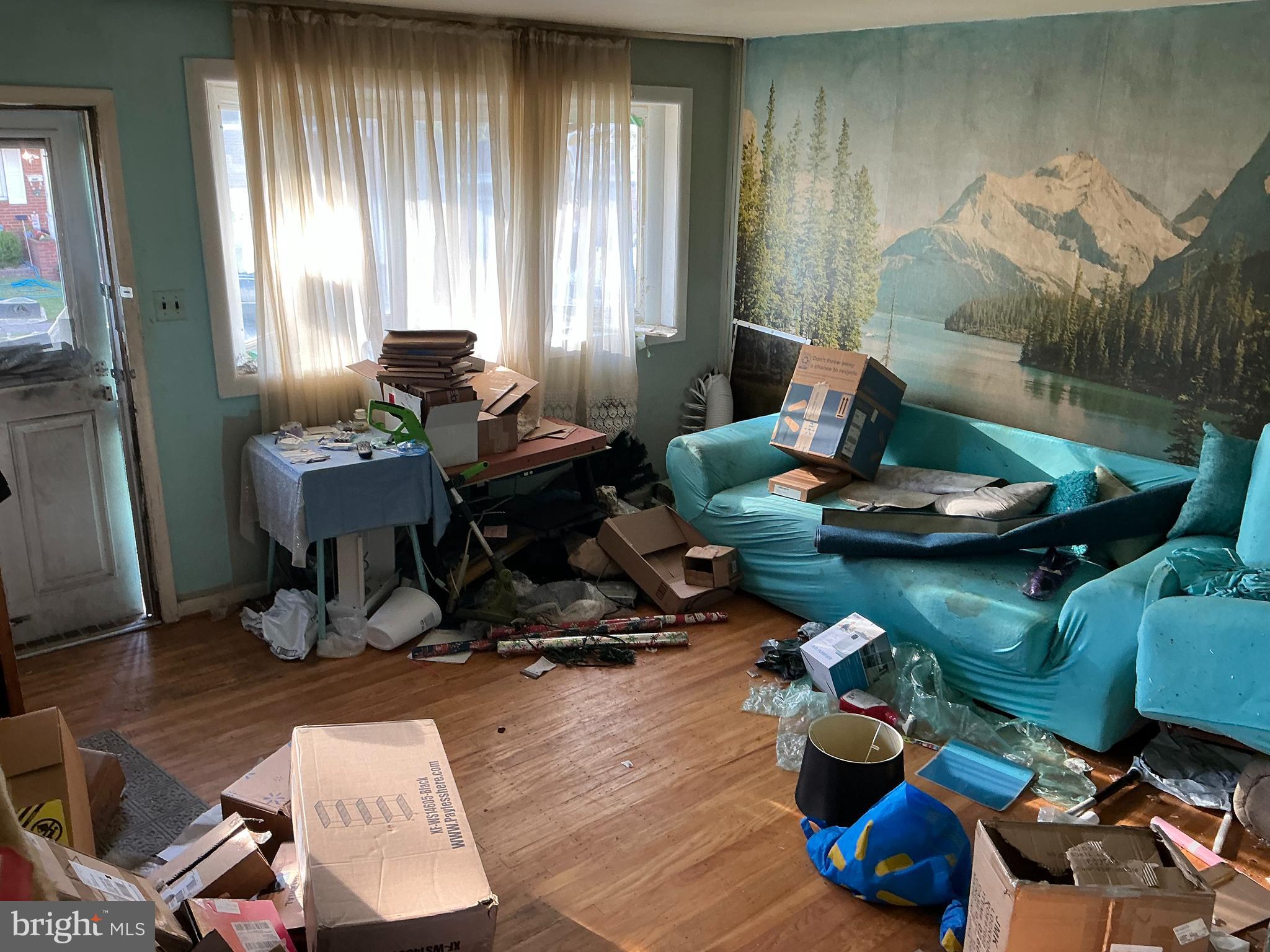 6709 CHANDLER AVENUE