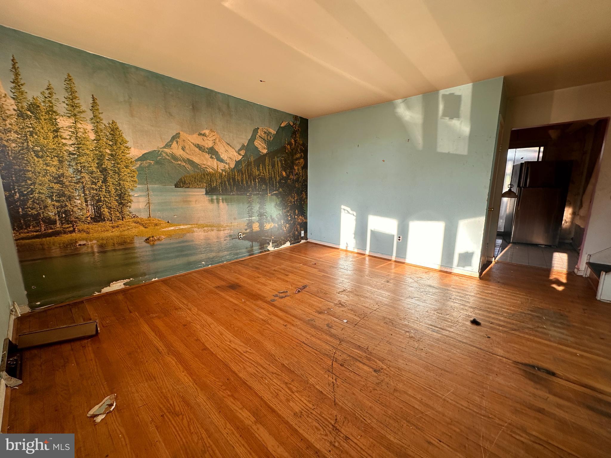 6709 CHANDLER AVENUE