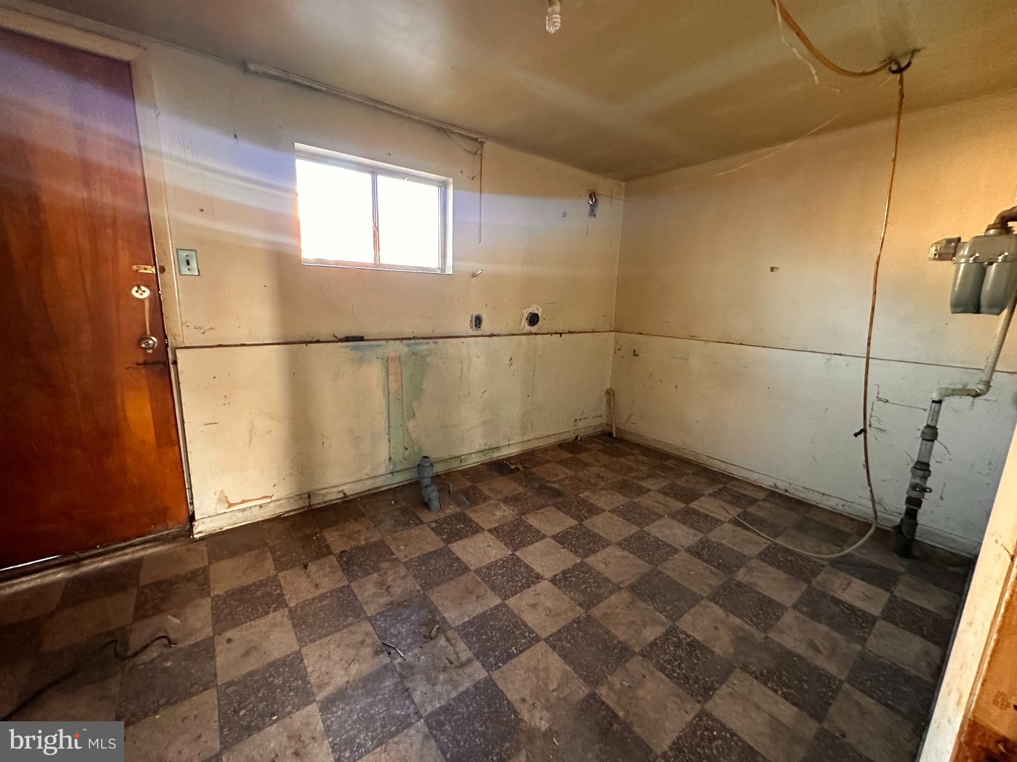 6709 CHANDLER AVENUE