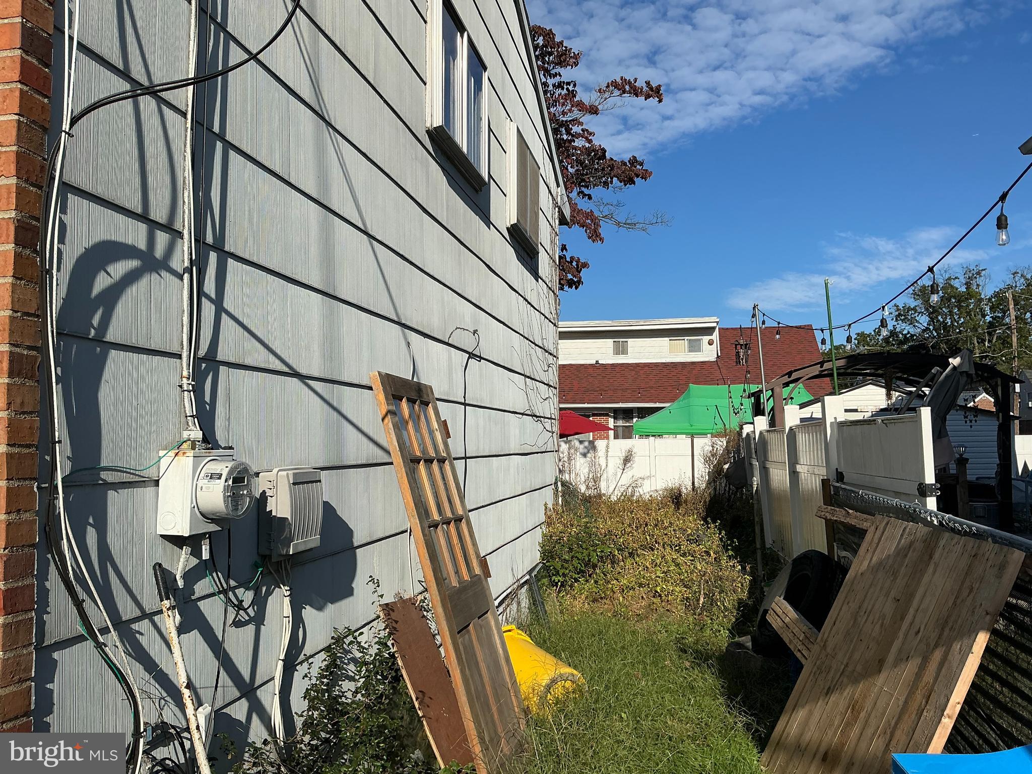 6709 CHANDLER AVENUE