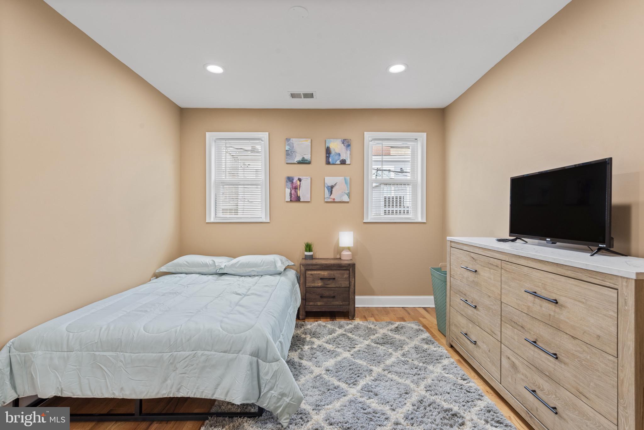 JOHNS HOPKINS - Residential Lease