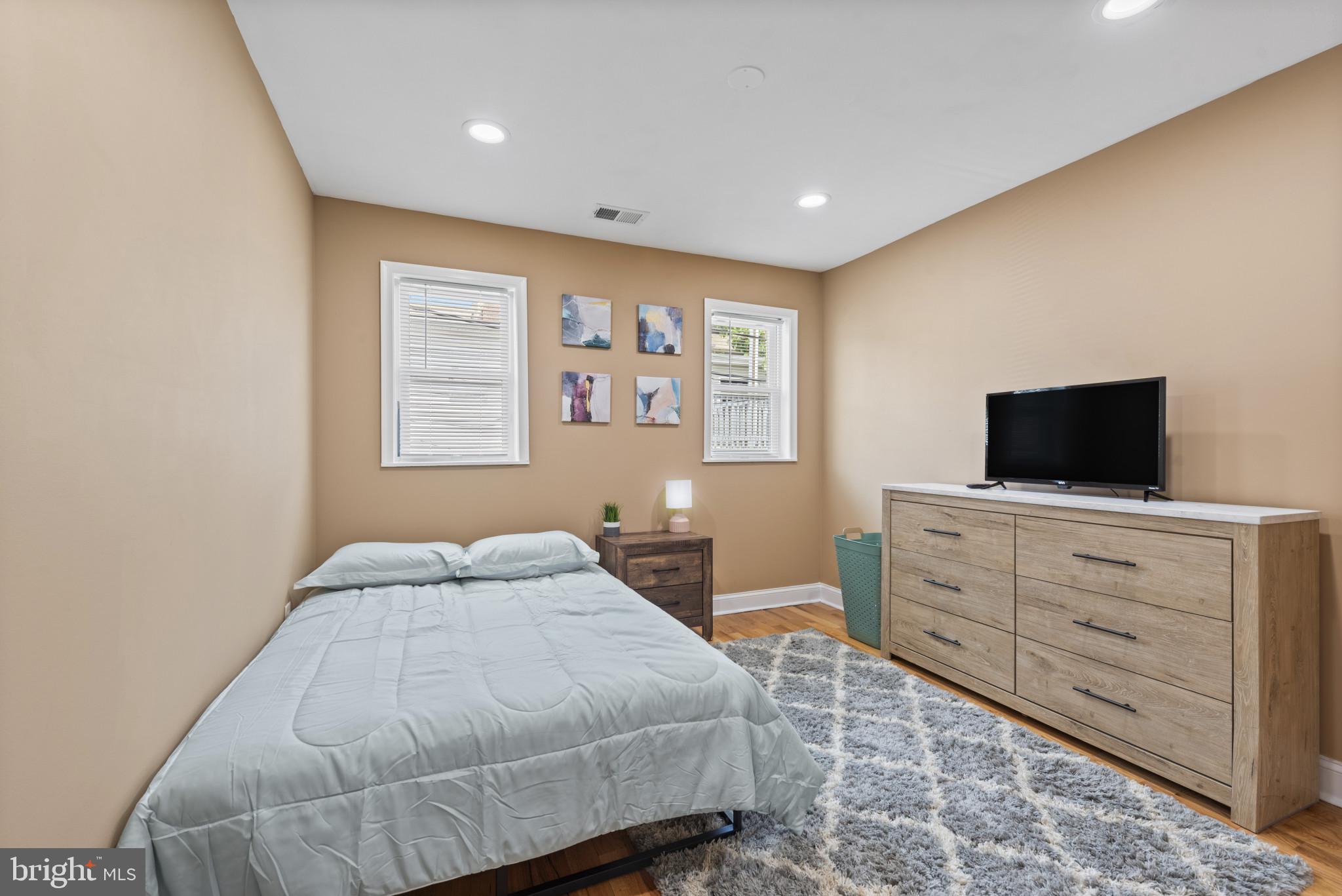 JOHNS HOPKINS - Residential Lease
